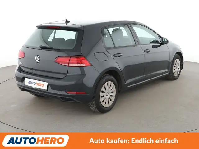 Volkswagen Golf view 6