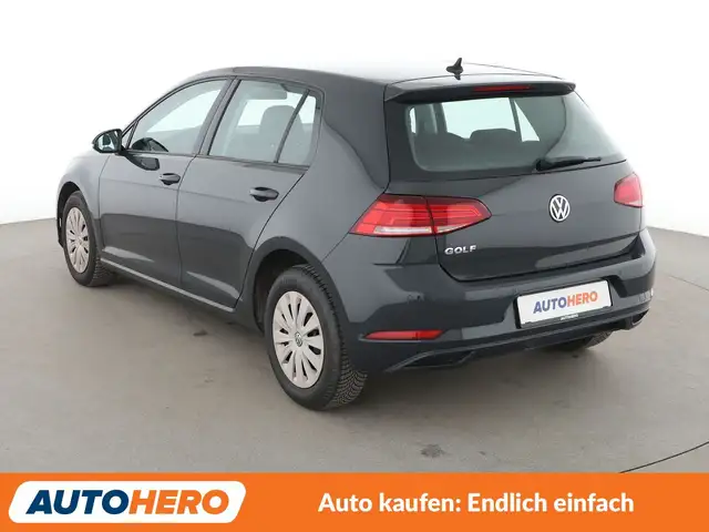 Volkswagen Golf view 4