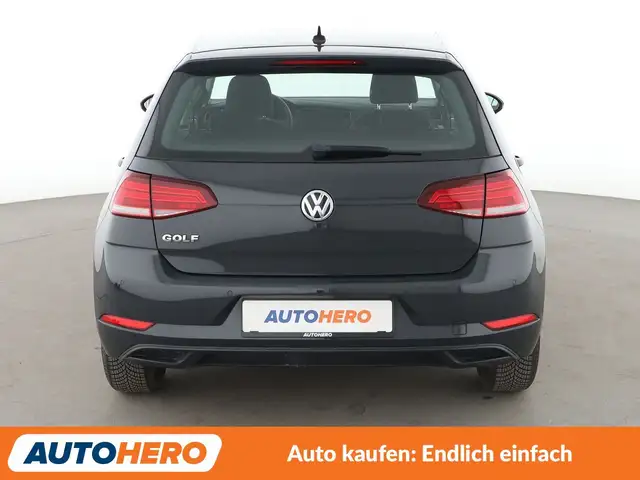 Volkswagen Golf view 5