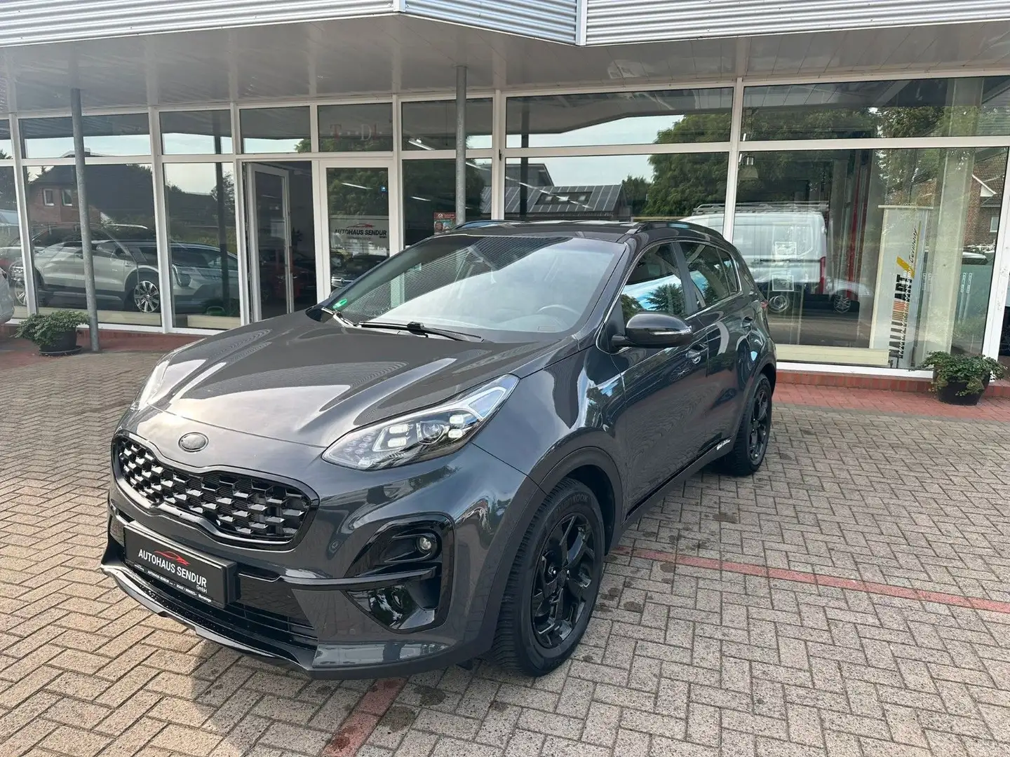 Kia Sportage Black Edition 4WD*TOP*KAMERA*S-HEFT Grau - 2