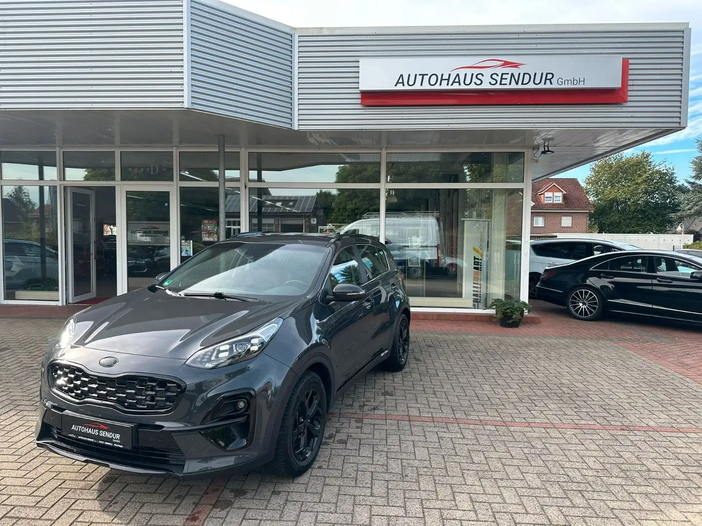 Kia Sportage Black Edition 4WD*TOP*KAMERA*S-HEFT Grau - 1