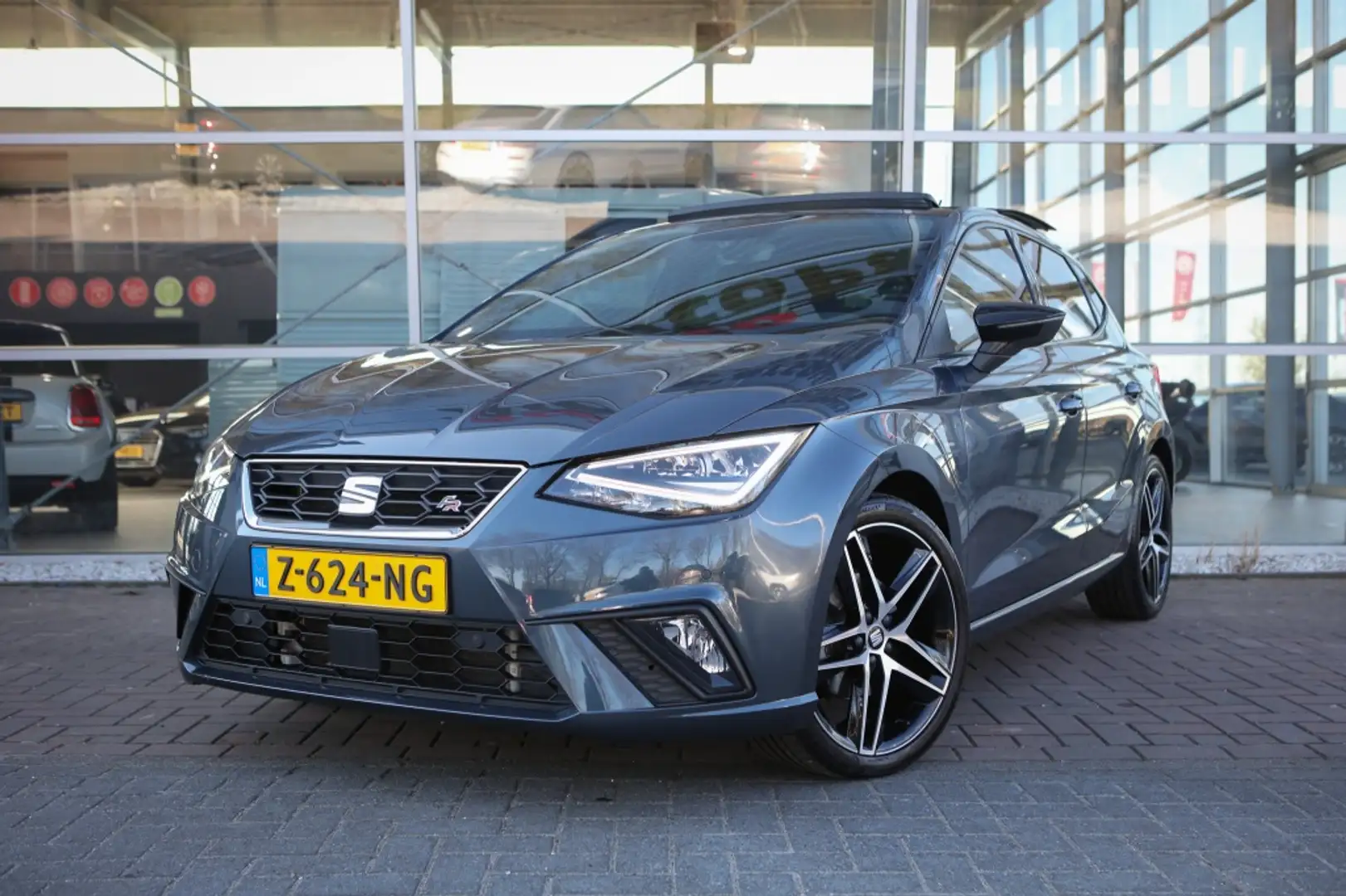 SEAT Ibiza 1.0 TSI FR | Pano | Carplay | Achteruitrijcamera | Szürke - 1