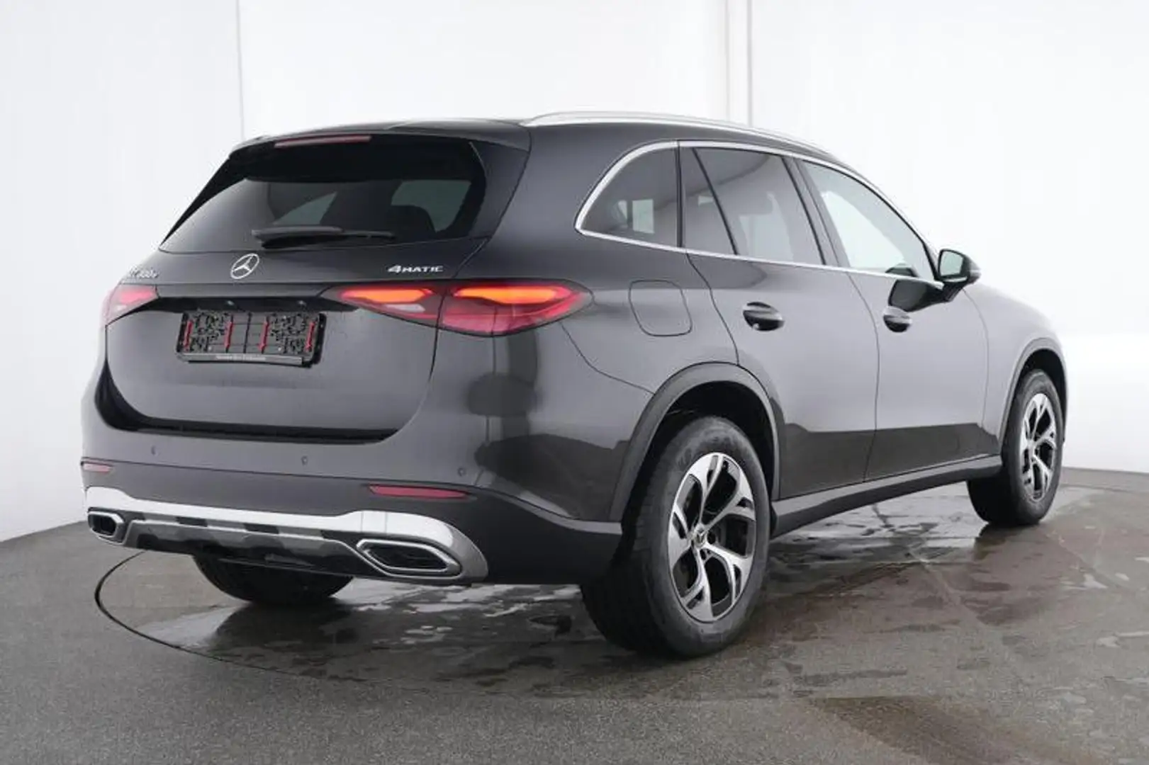 Mercedes-Benz GLC 300 GLC 300e Automaat 4MATIC Business Line | Advanced Grijs - 2