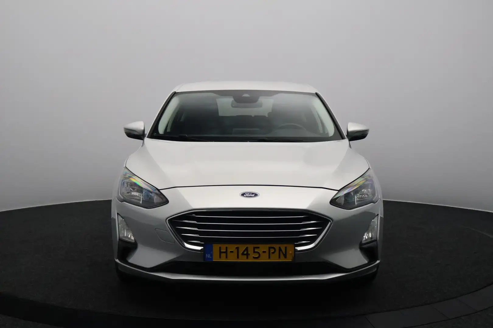 Ford Focus 1.0 EcoBoost 126PK Titanium Business | Navigatie | Grijs - 2