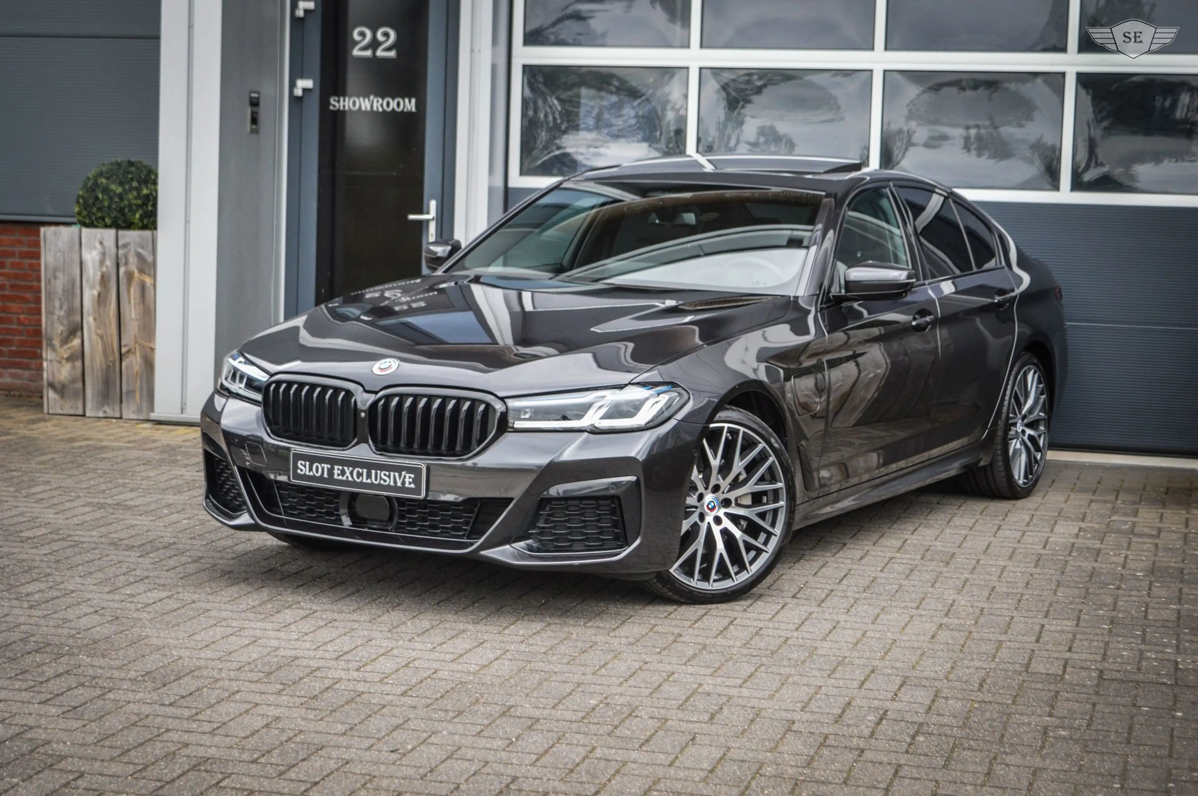 BMW 530 5-serie 530e|M-PAKKET|PILOT|360|H&K|LASER|NAPPA|PA — photo 17