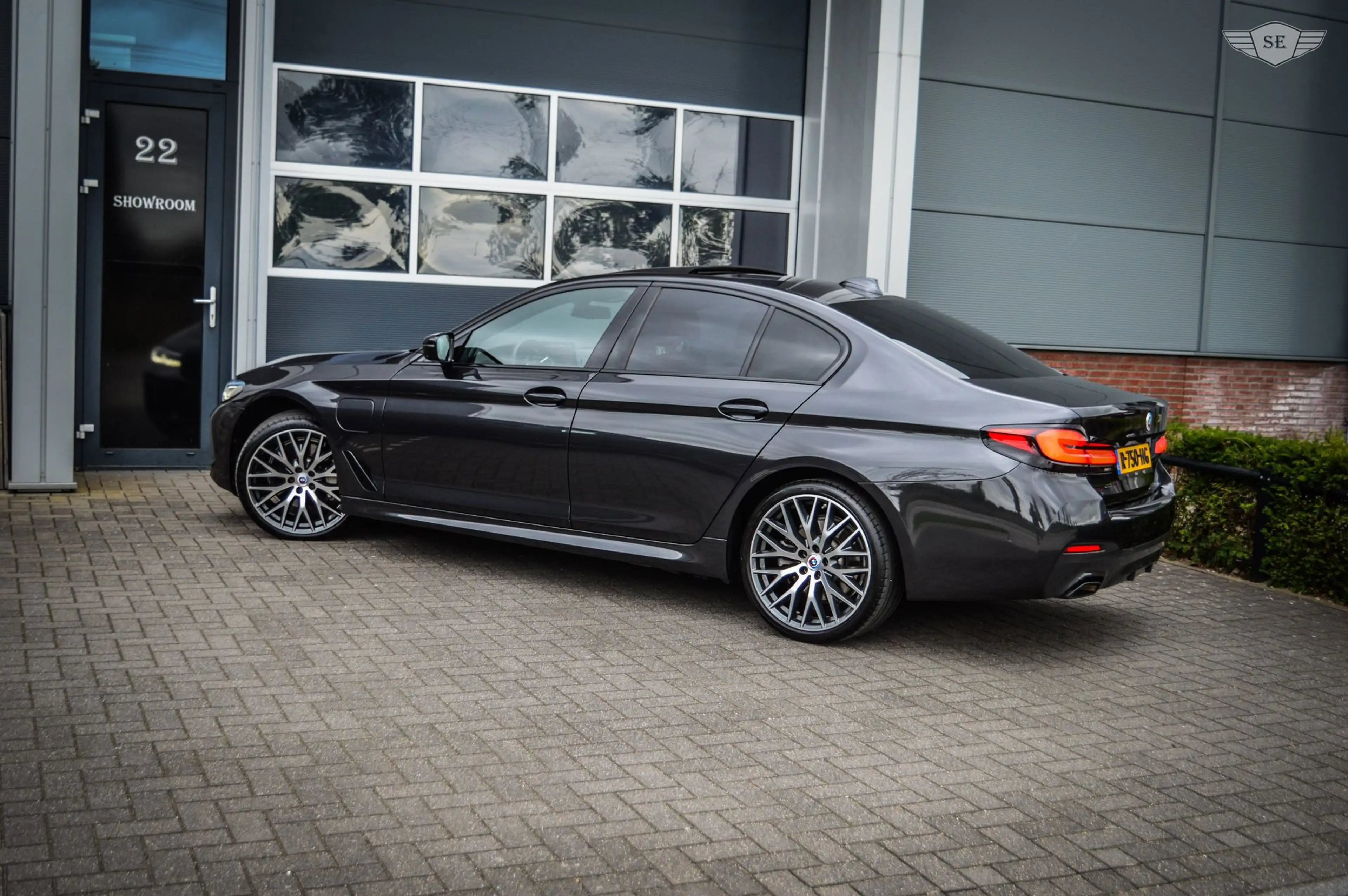 BMW 530 5-serie 530e|M-PAKKET|PILOT|360|H&K|LASER|NAPPA|PA — photo 24