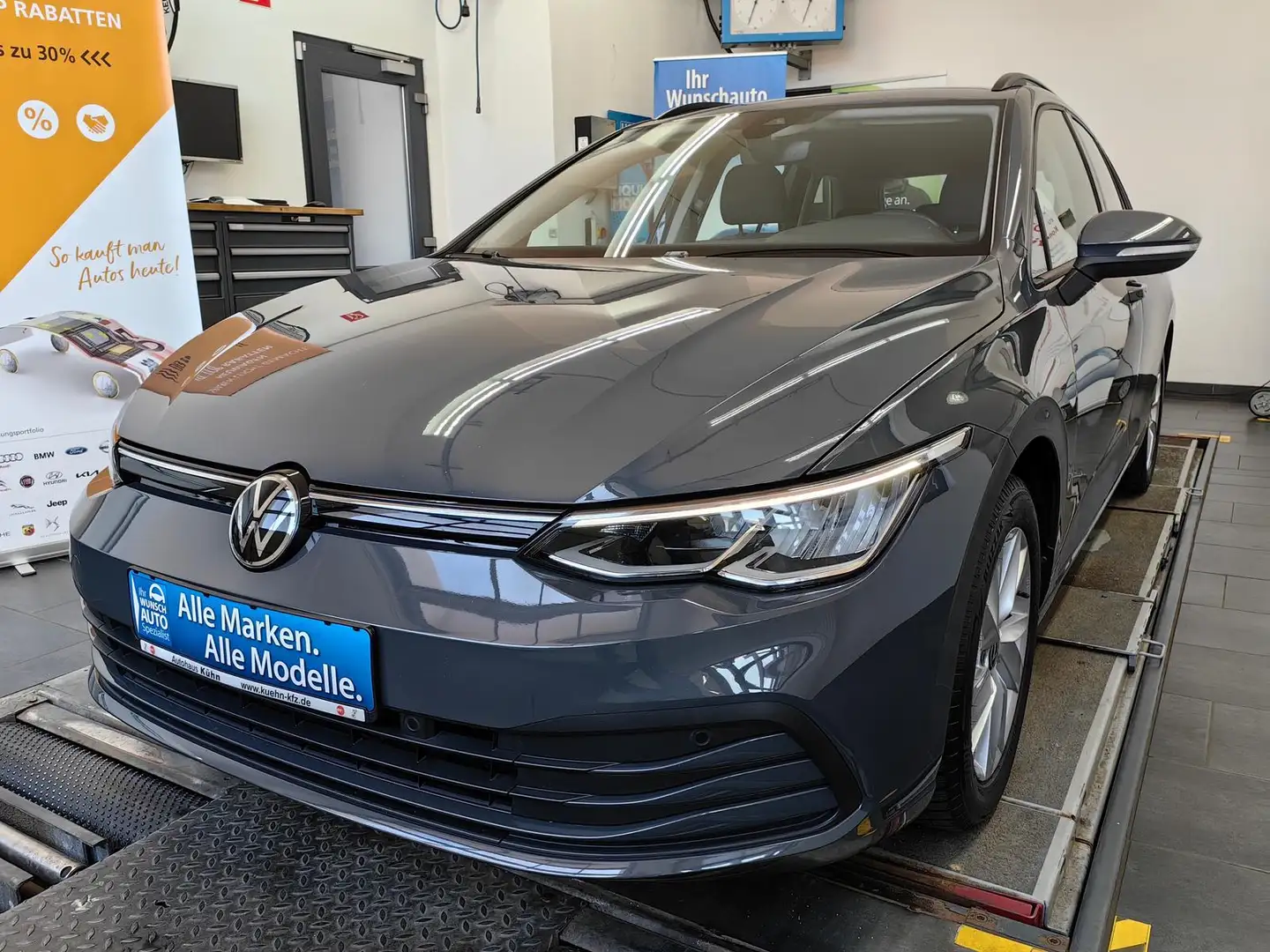 Volkswagen Golf 8 Life eTSI 1.0 eHybr*Navi+Android*AHK*ACC* Grau - 1