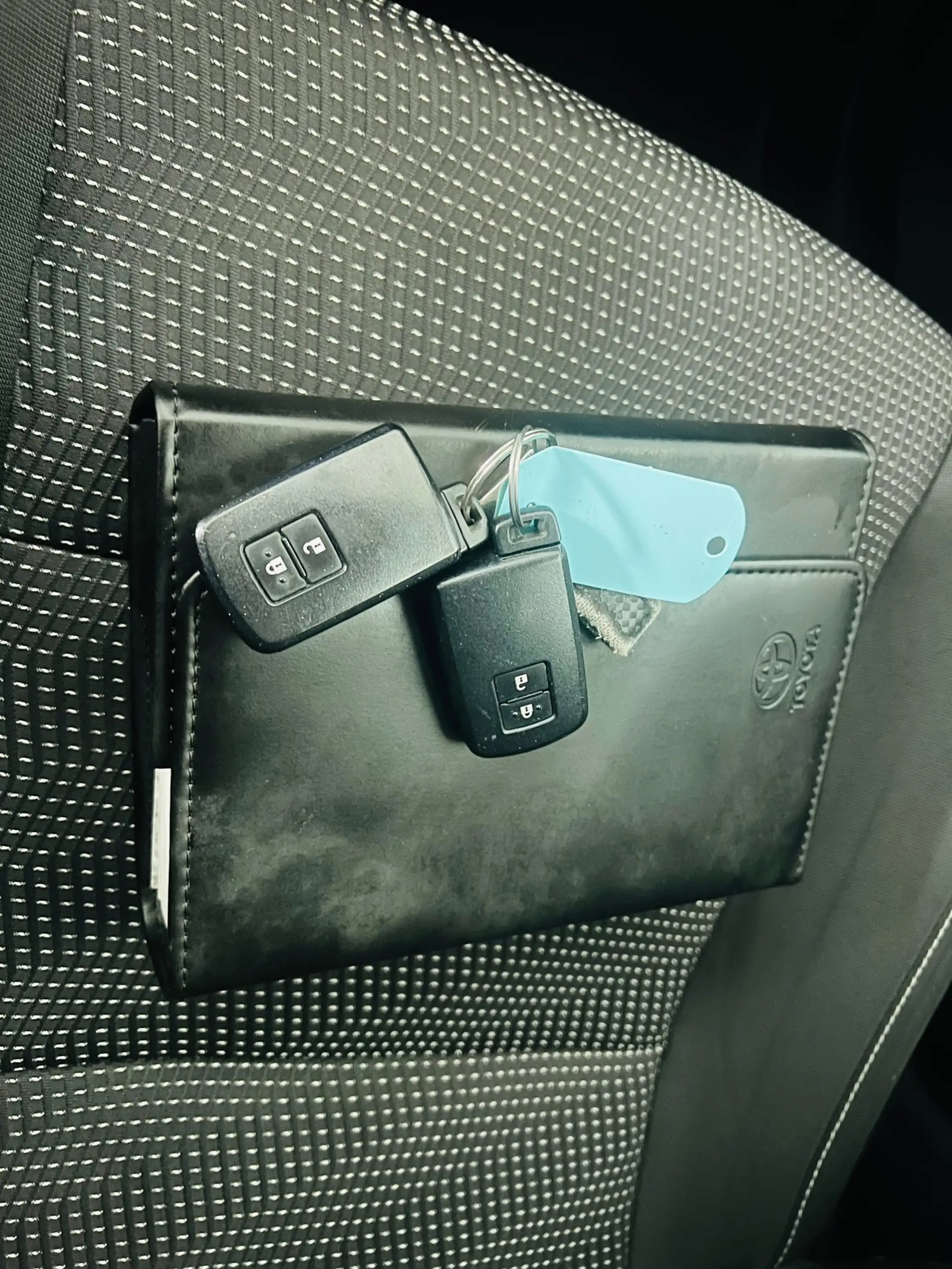 Toyota Auris 1.8 Hybrid Executive — photo 15
