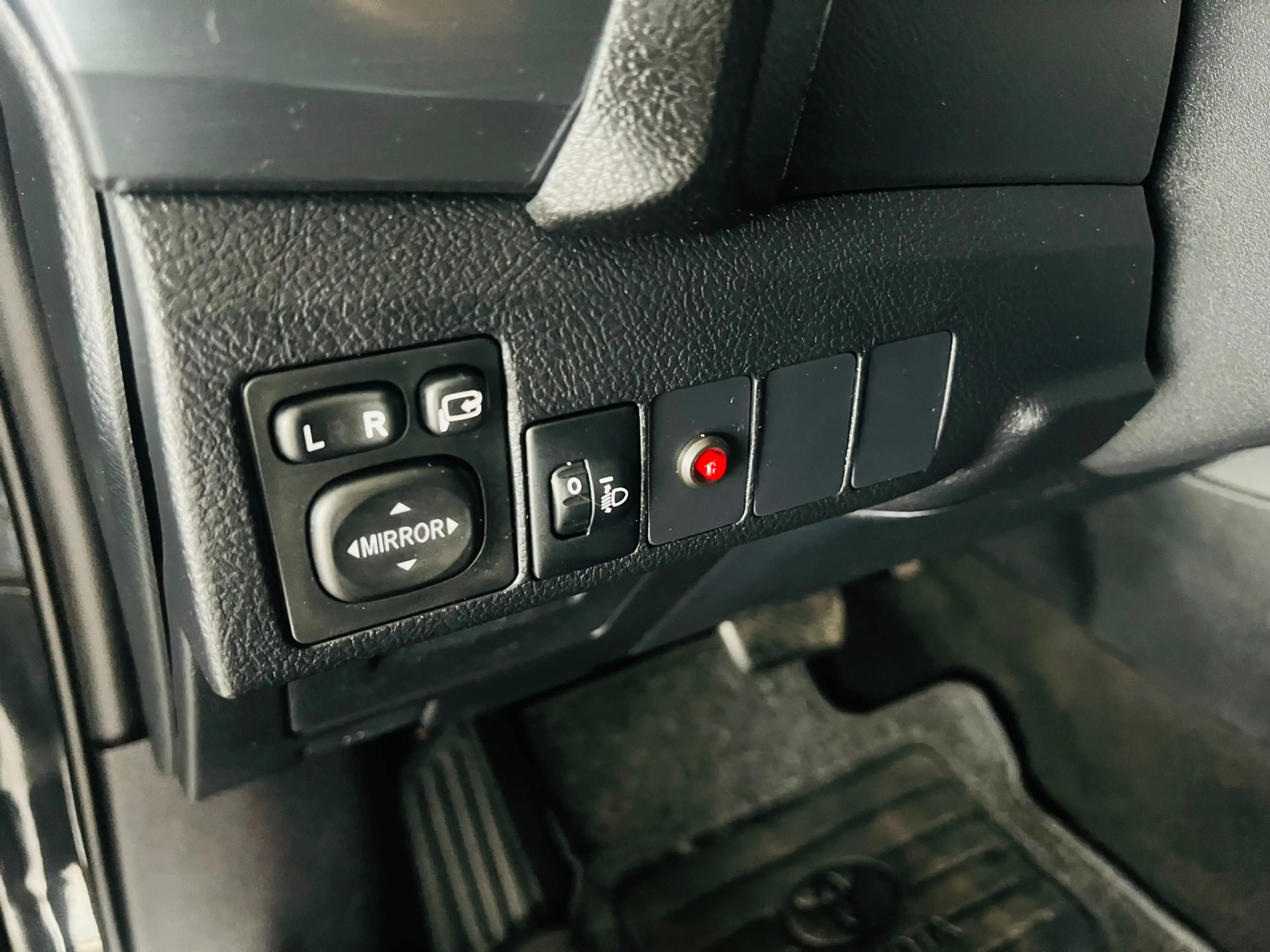 Toyota Auris 1.8 Hybrid Executive — photo 12