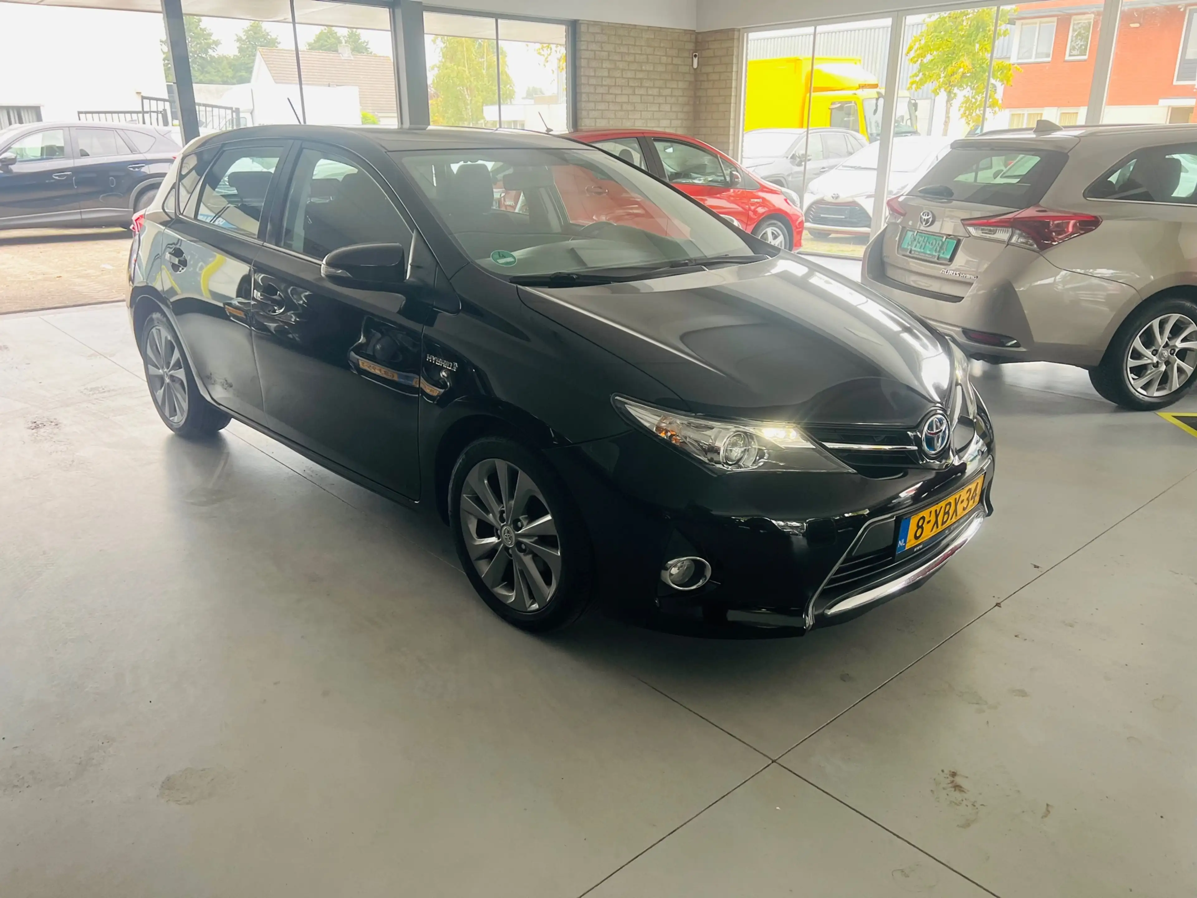 Toyota Auris 1.8 Hybrid Executive — photo 3