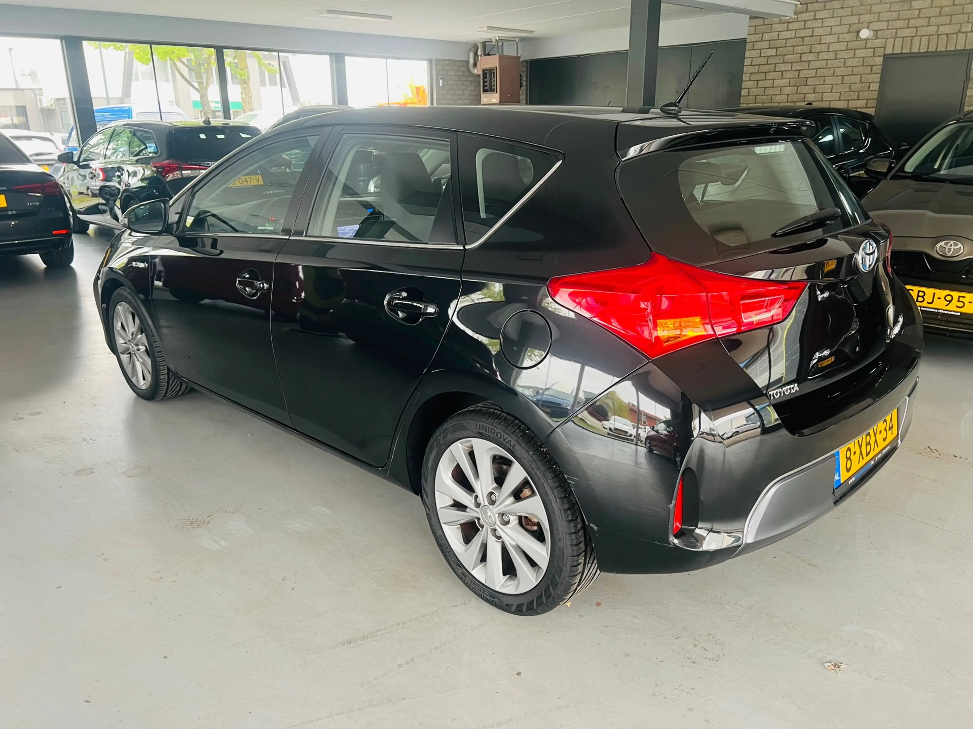 Toyota Auris 1.8 Hybrid Executive — photo 6