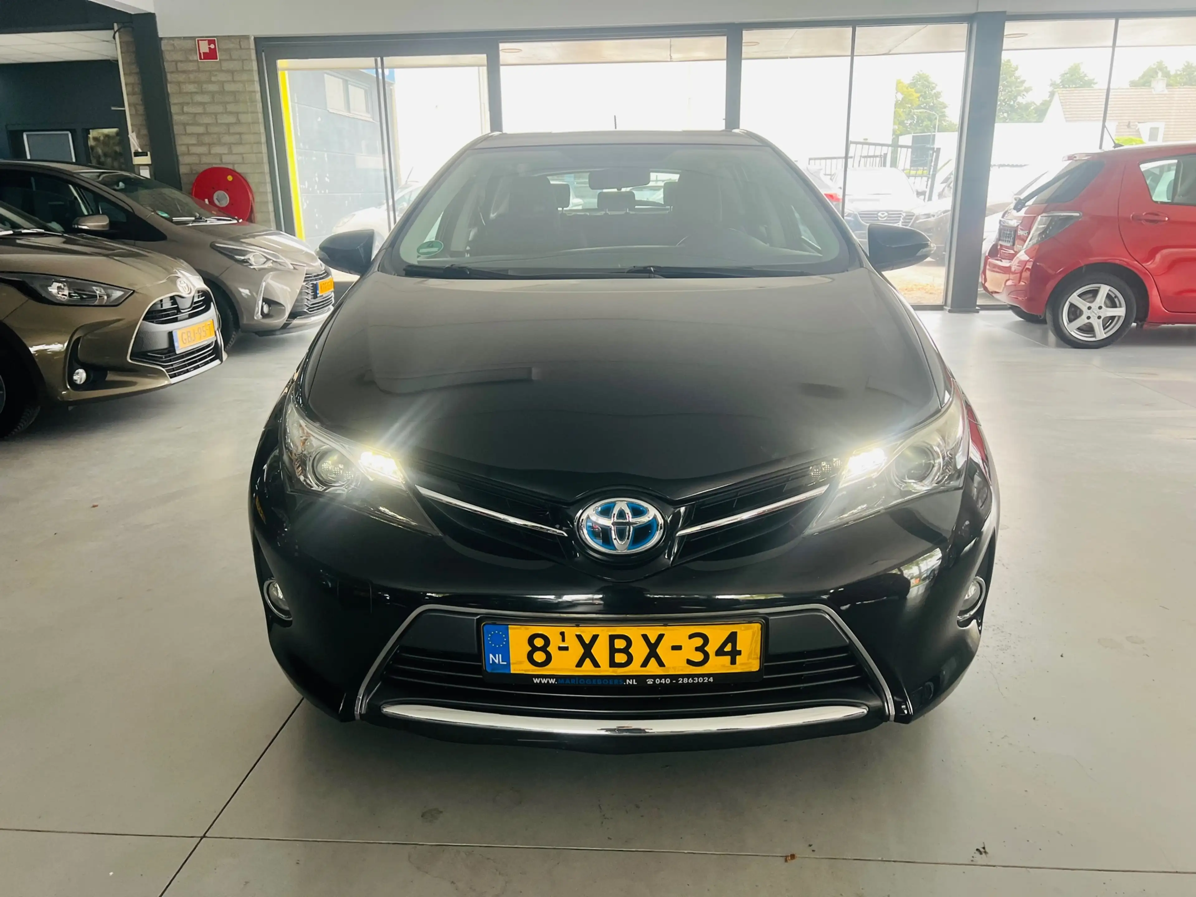 Toyota Auris 1.8 Hybrid Executive — photo 2
