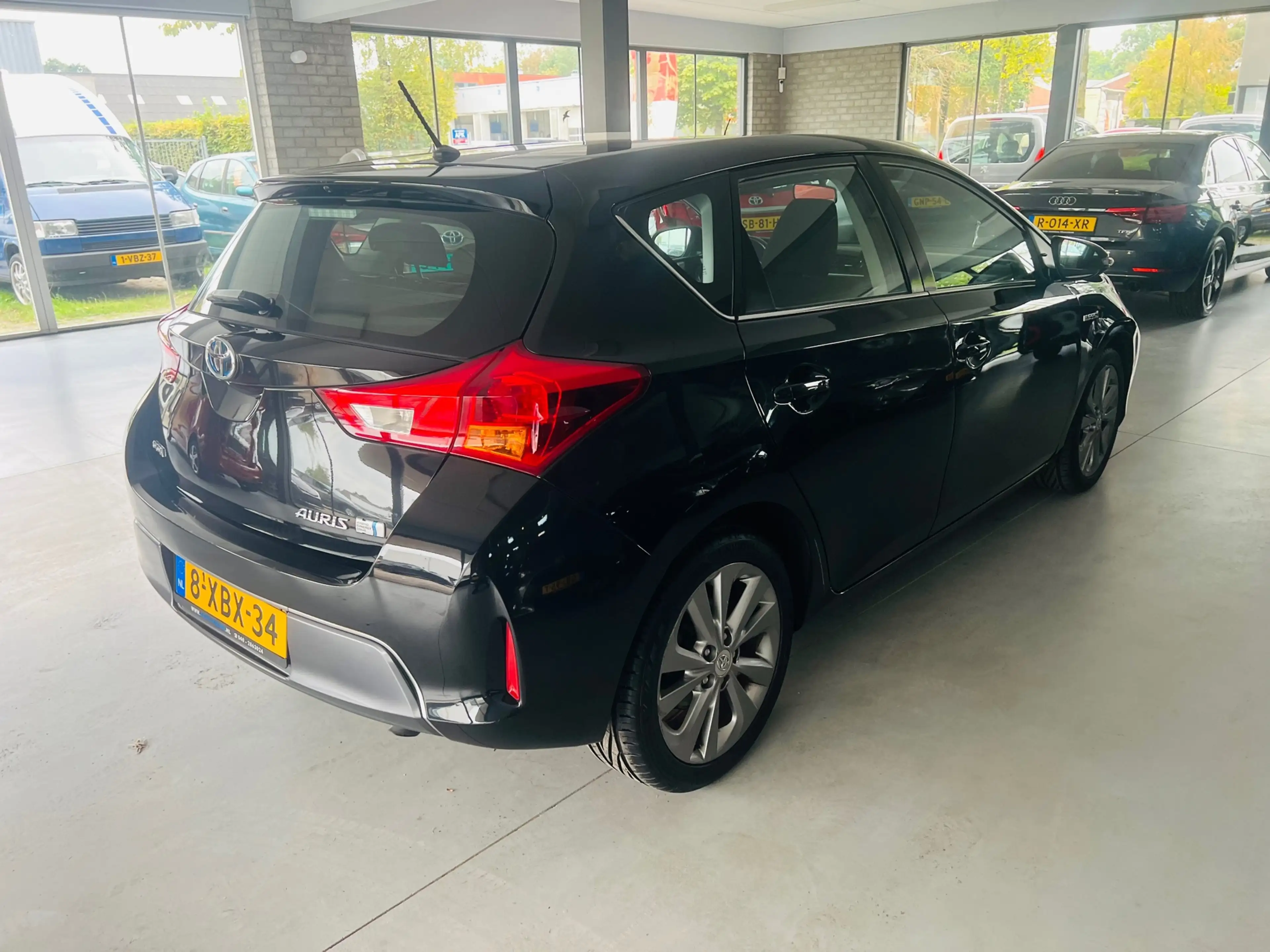 Toyota Auris 1.8 Hybrid Executive — photo 4