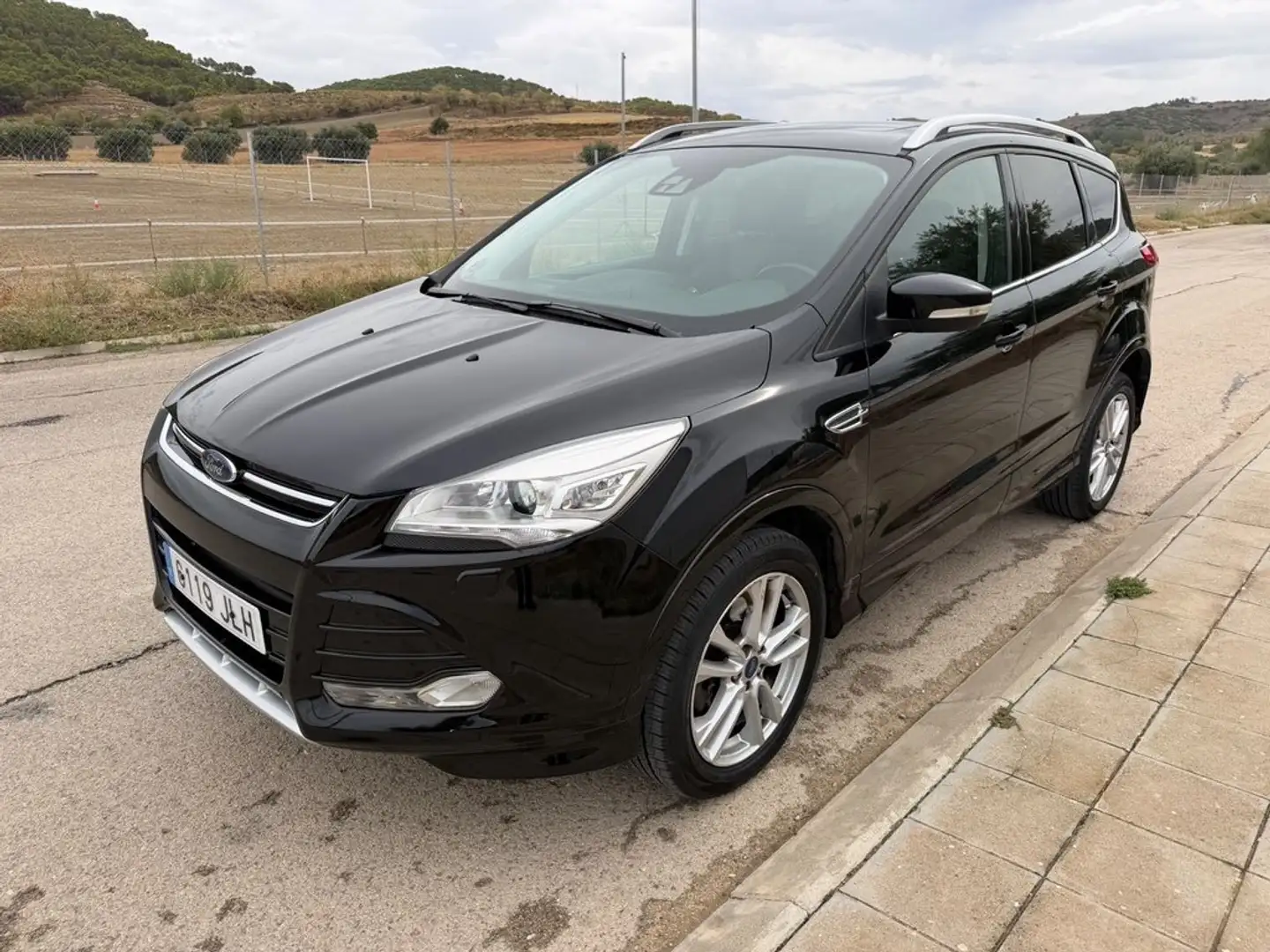 Ford Kuga 2.0TDCi Auto S&S Titanium 4x4 PS 180 Negro - 1