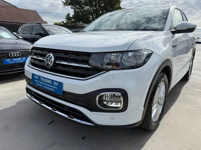 Volkswagen T-Cross view 10