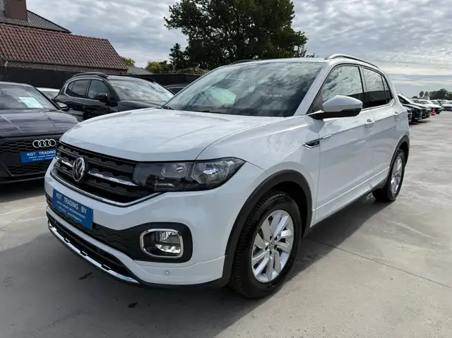 Volkswagen T-Cross view 9