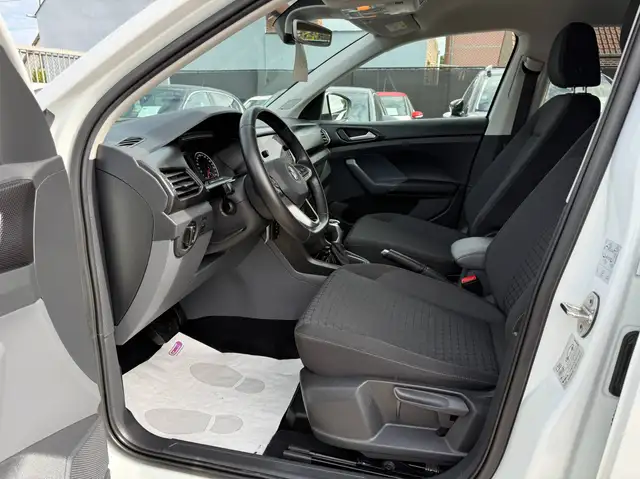 Volkswagen T-Cross view 13