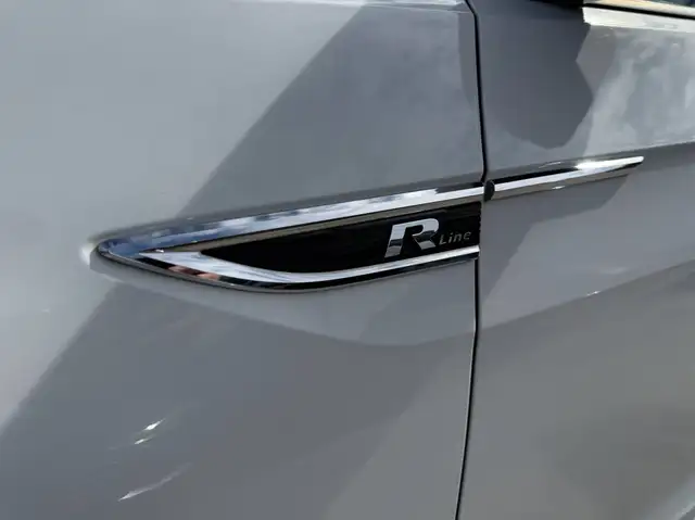 Volkswagen T-Cross view 11