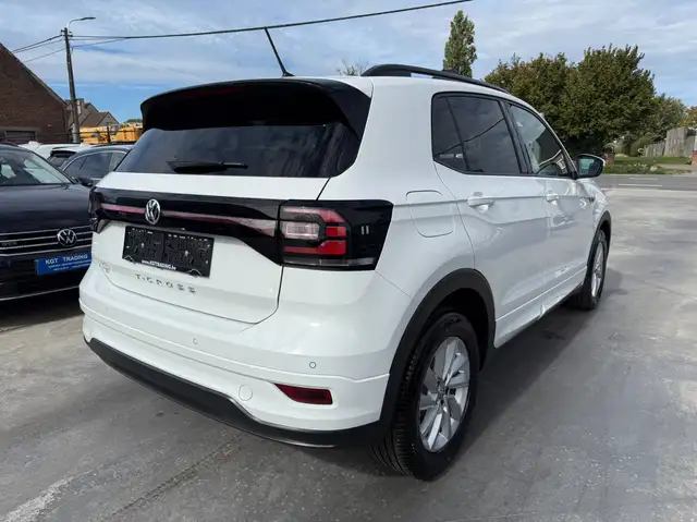 Volkswagen T-Cross view 5