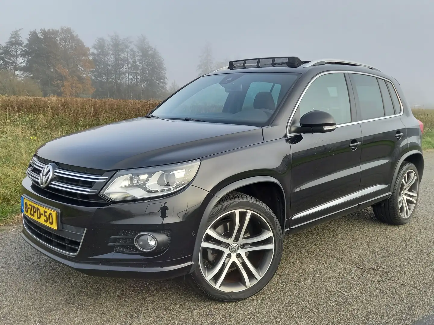 Volkswagen Tiguan 1.4 TSI R-Line Edition Schwarz - 1