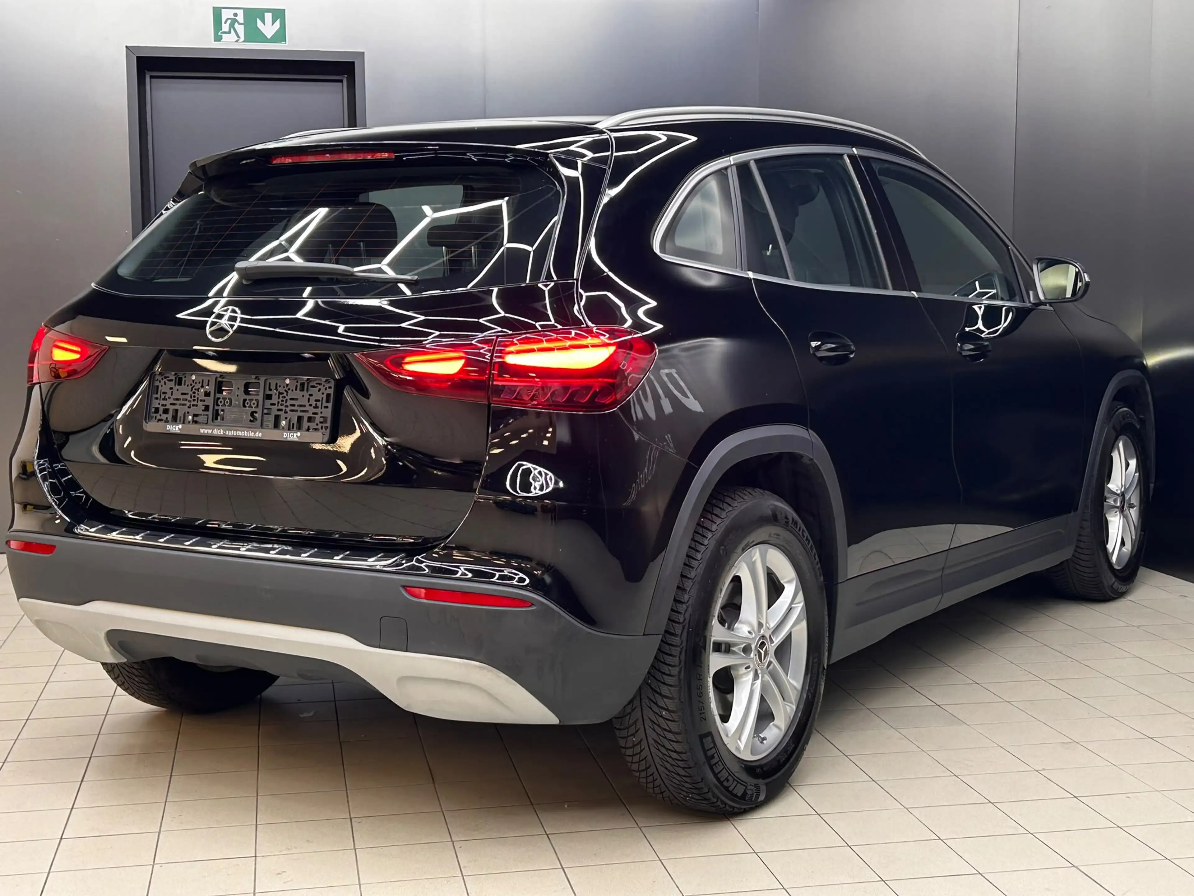 Mercedes-Benz GLA 180 CGI 7G LEDER+LED+NAVI+SHZ+KAMERA+ACC+DAB — photo 7