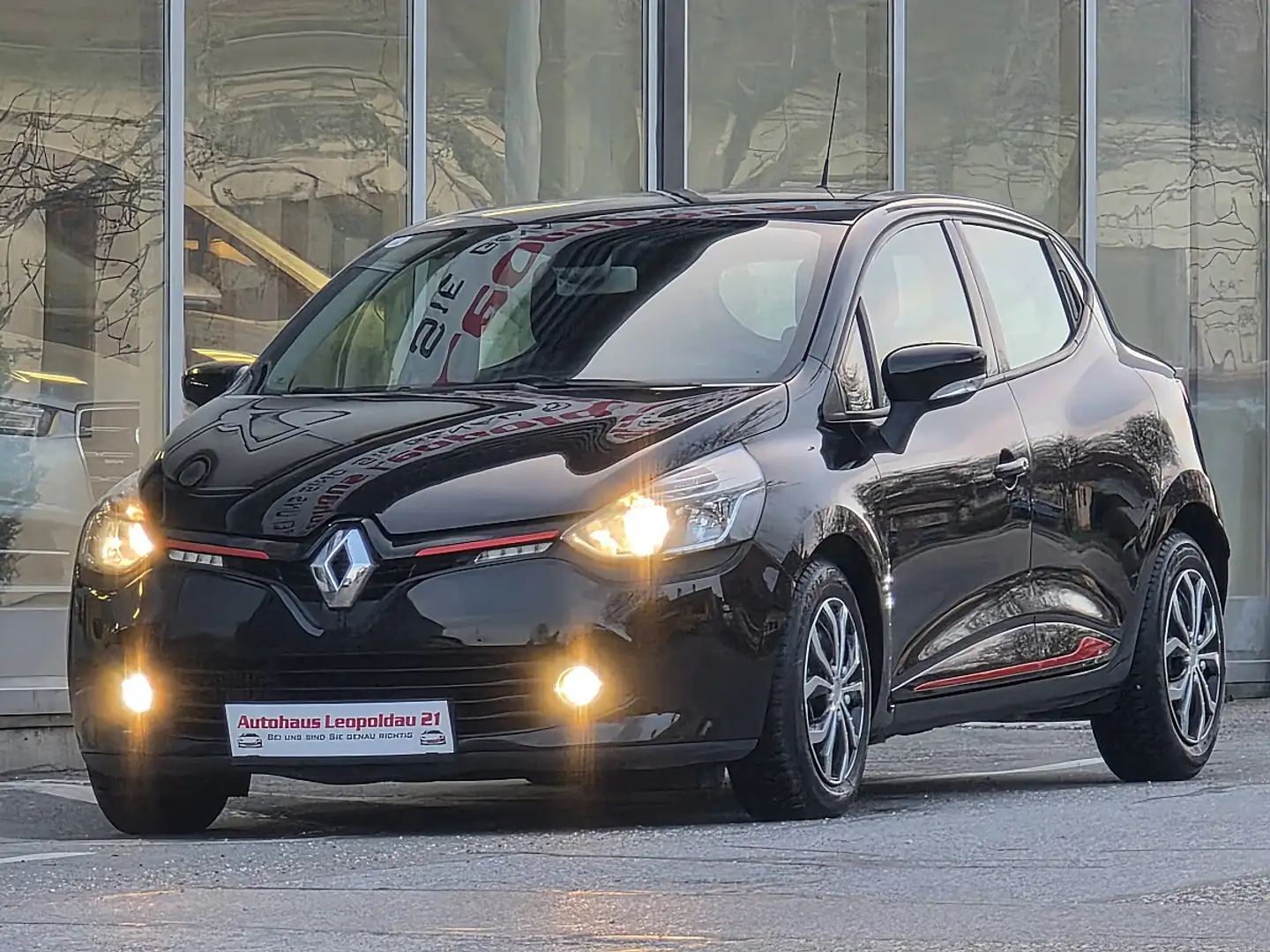 Renault Clio Dynamique Energy TCe 90 Schwarz - 1