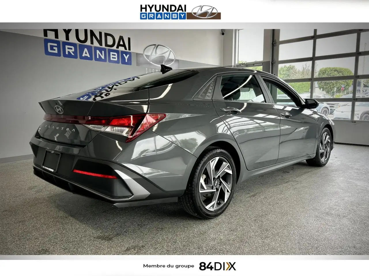 Hyundai ELANTRA photo Hyundai ELANTRA