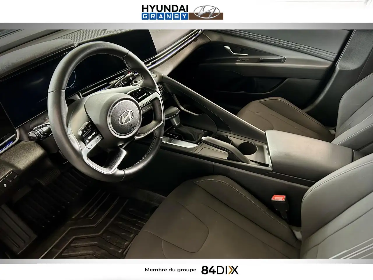 Hyundai ELANTRA photo Hyundai ELANTRA