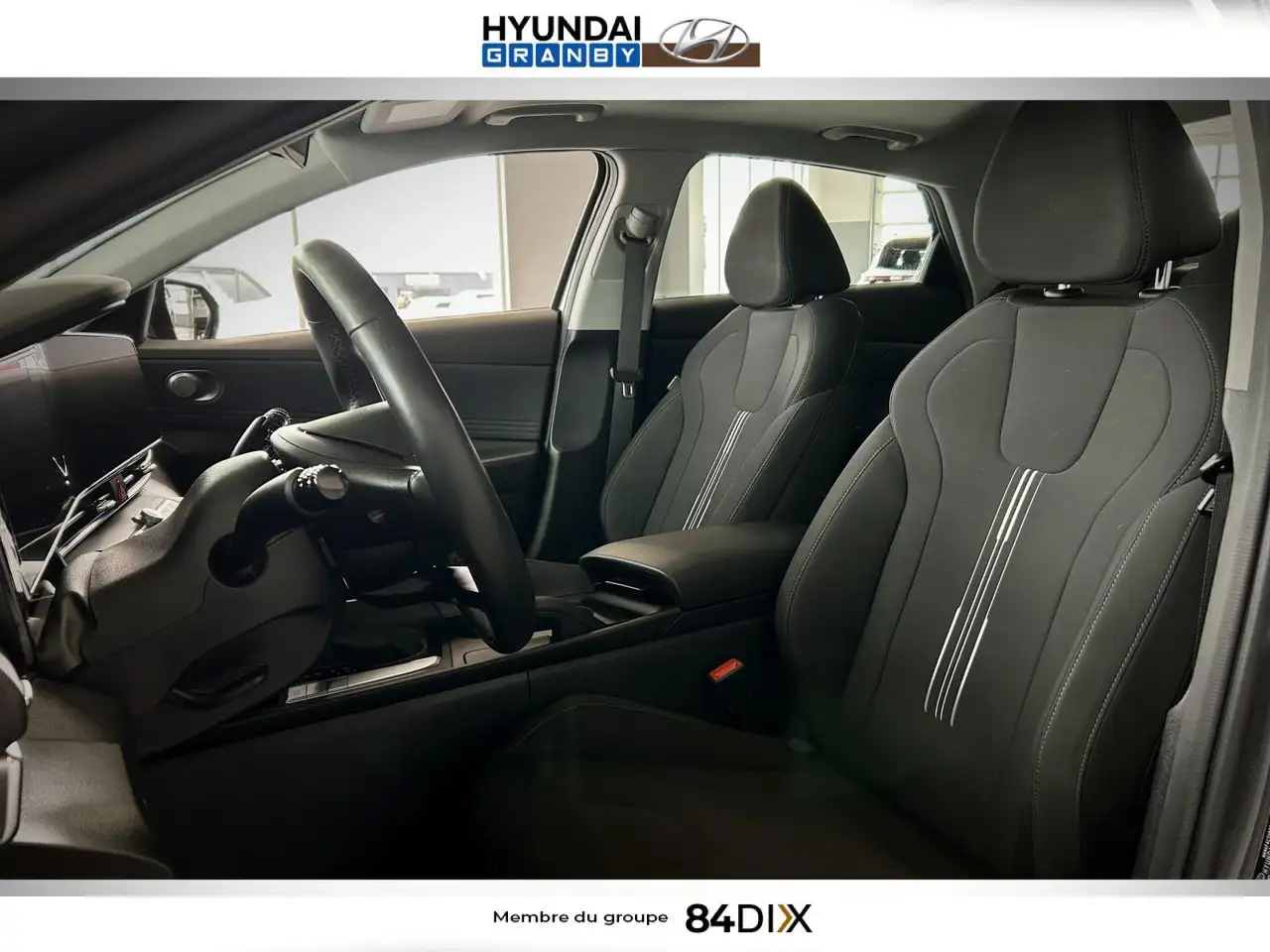 Hyundai ELANTRA photo Hyundai ELANTRA