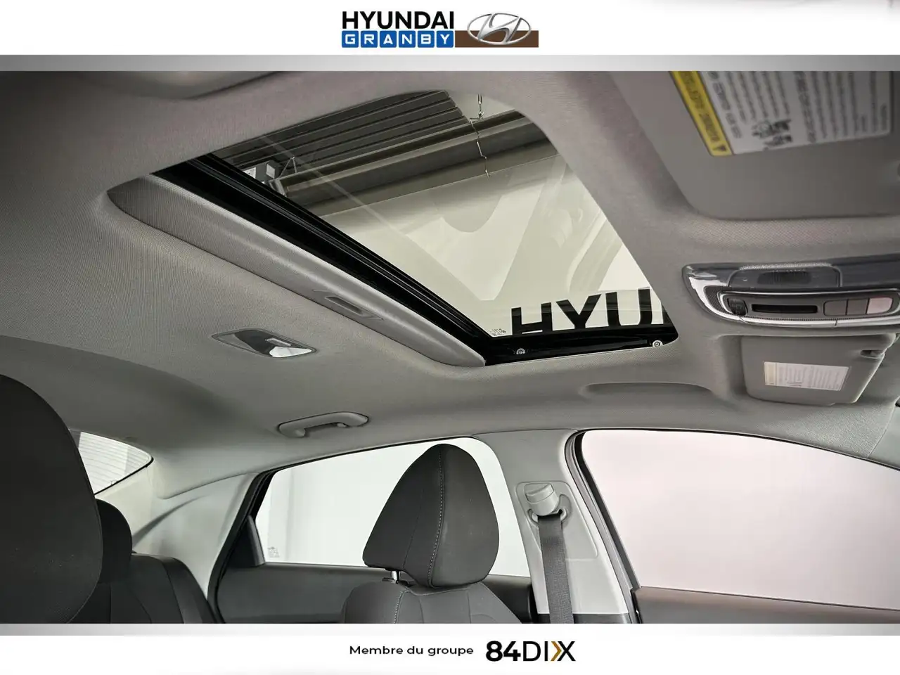 Hyundai ELANTRA photo Hyundai ELANTRA