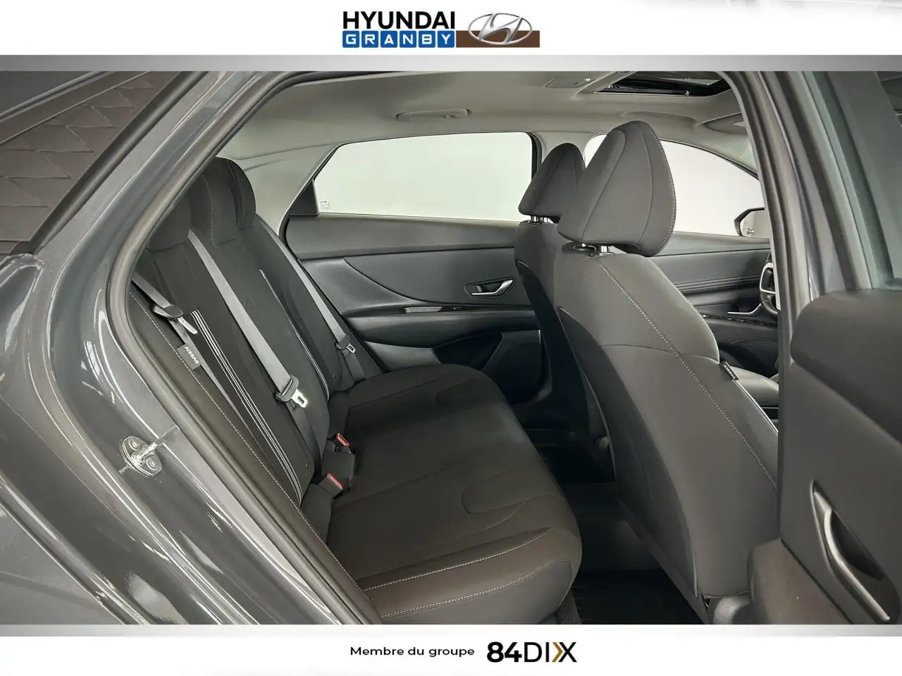 Hyundai ELANTRA photo Hyundai ELANTRA