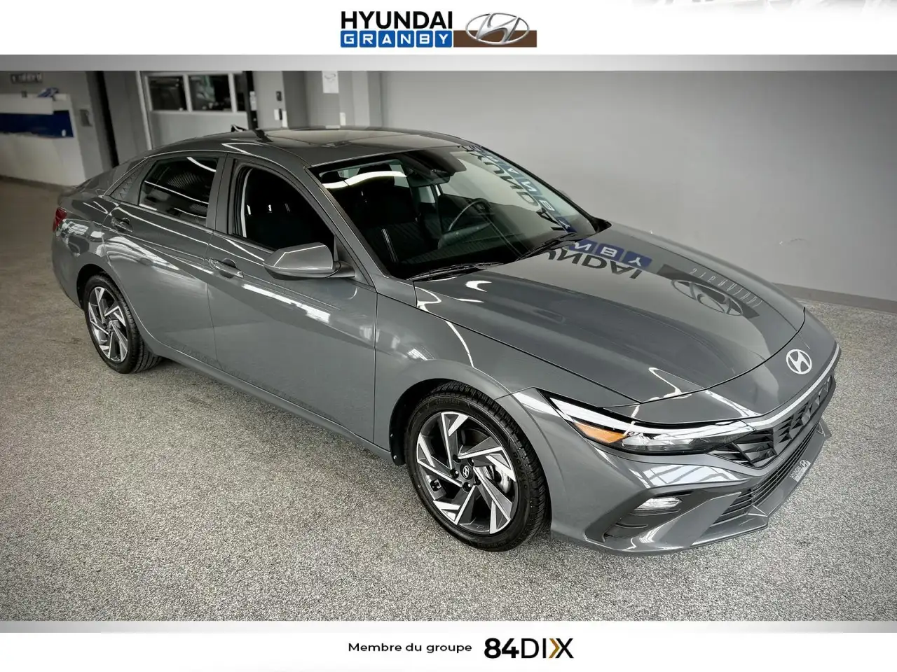 Hyundai ELANTRA photo Hyundai ELANTRA