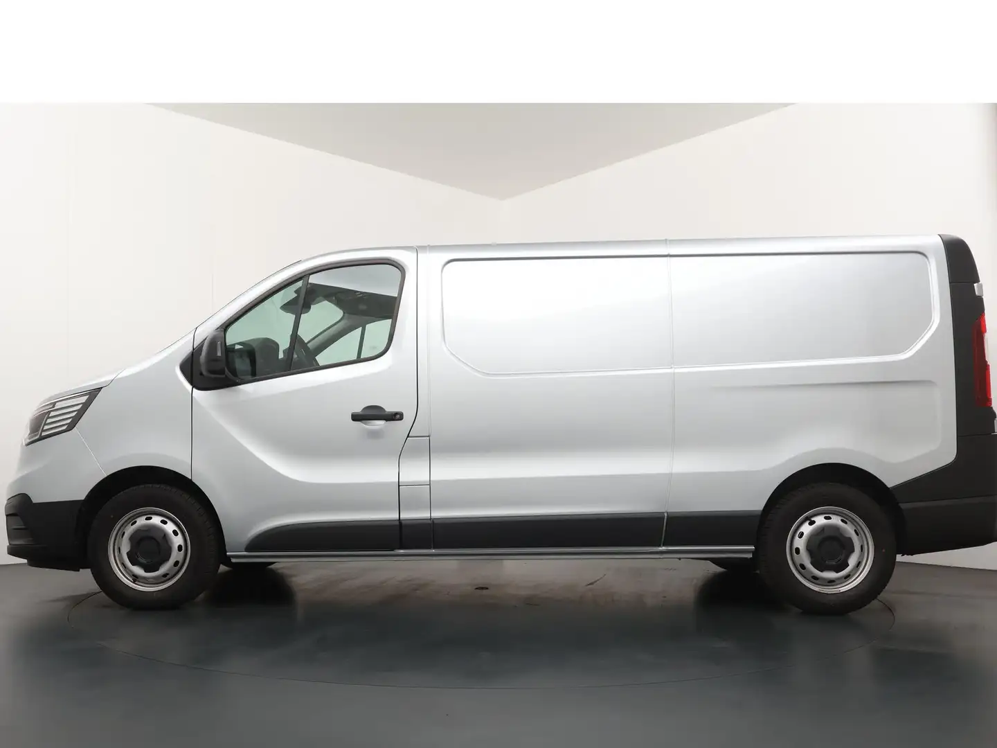 Renault Trafic 2.0 Blue dCi 130 T30 L2H1 Advance Grijs - 2