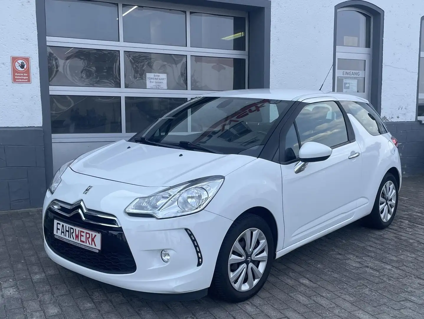 Citroen DS3 Chic Klima BC ZV FH TÜV NEU Weiß - 2