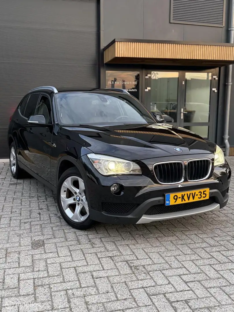 BMW X1 sDrive20i High Executive | Dealeronderhouden | NAP Negro - 1