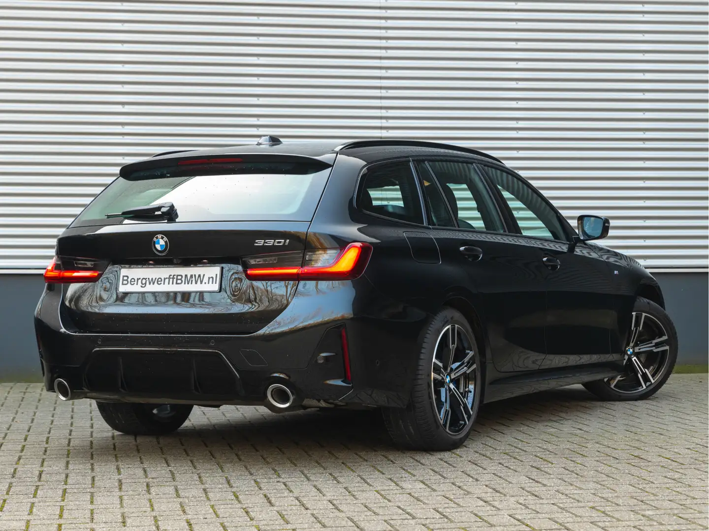BMW 330 3-serie Touring 330i M-Sport - Trekhaak - ACC - Hi Zwart - 2