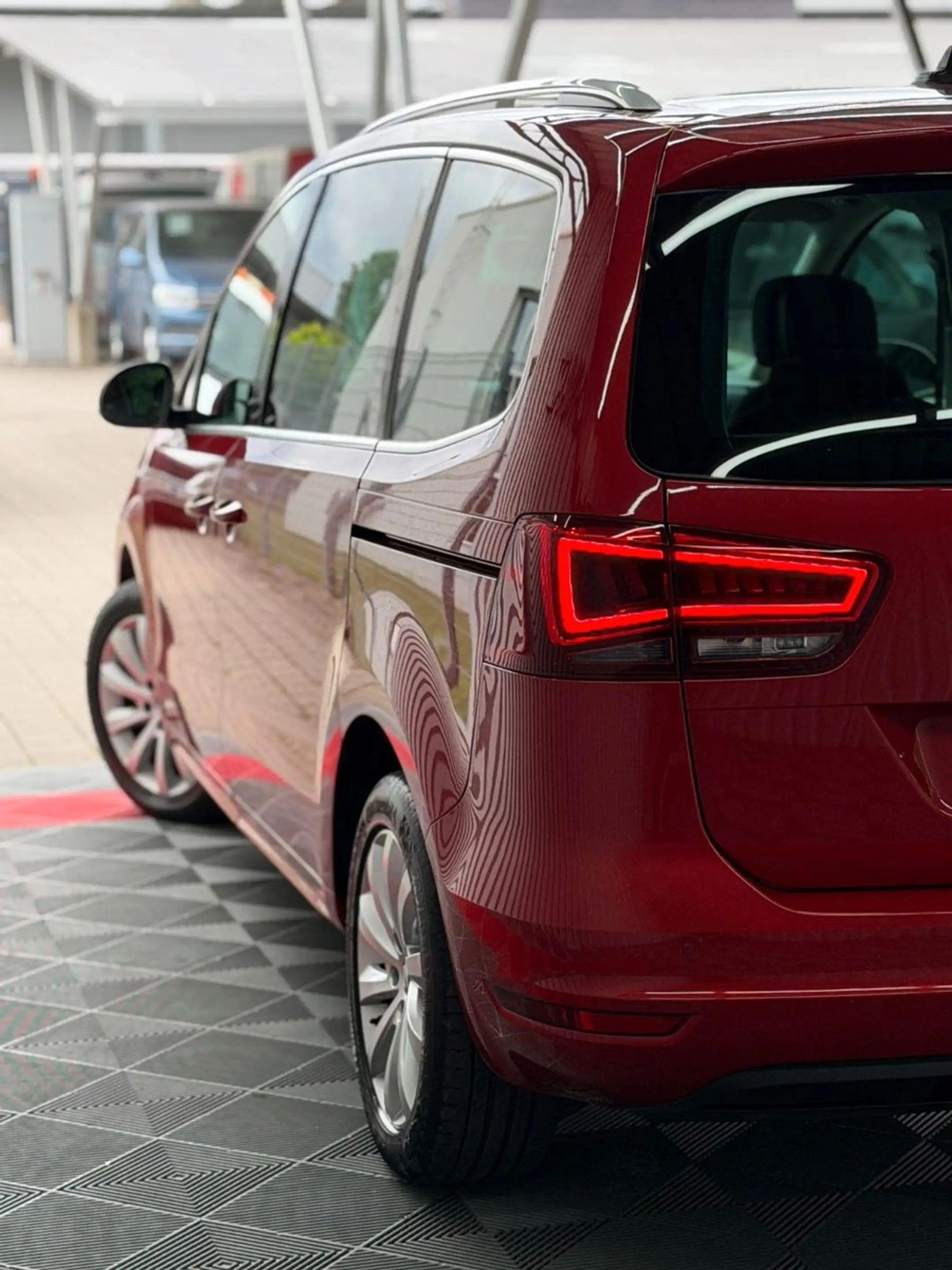 SEAT Alhambra Style 7Sitzer Pano Kamera Tempo PDC SHZ FullLink — photo 12