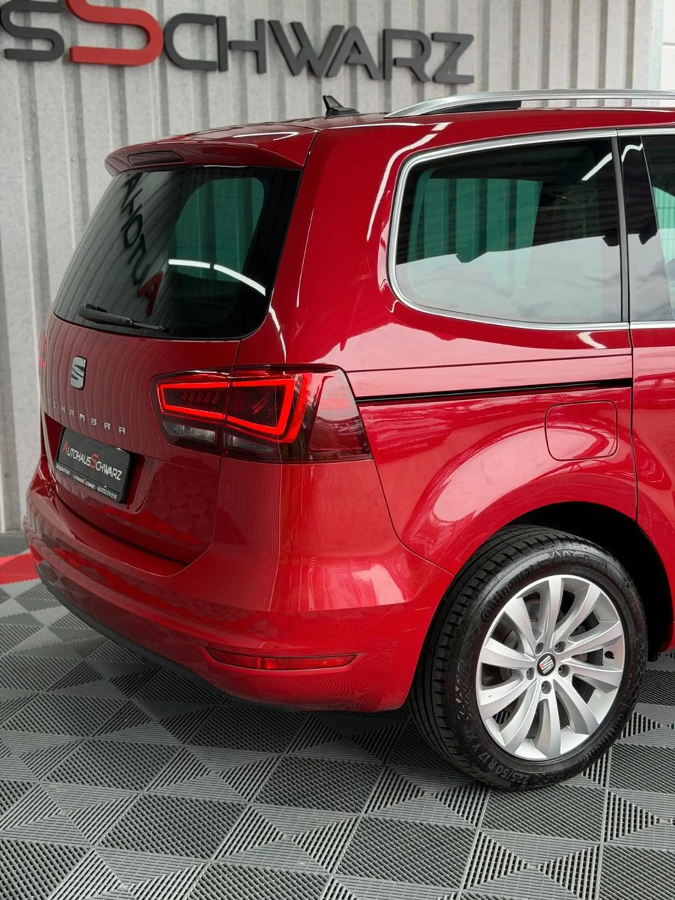 SEAT Alhambra Style 7Sitzer Pano Kamera Tempo PDC SHZ FullLink — photo 11