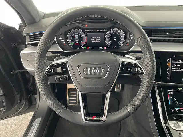 Audi A8 view 14