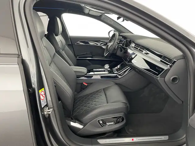 Audi A8 view 11