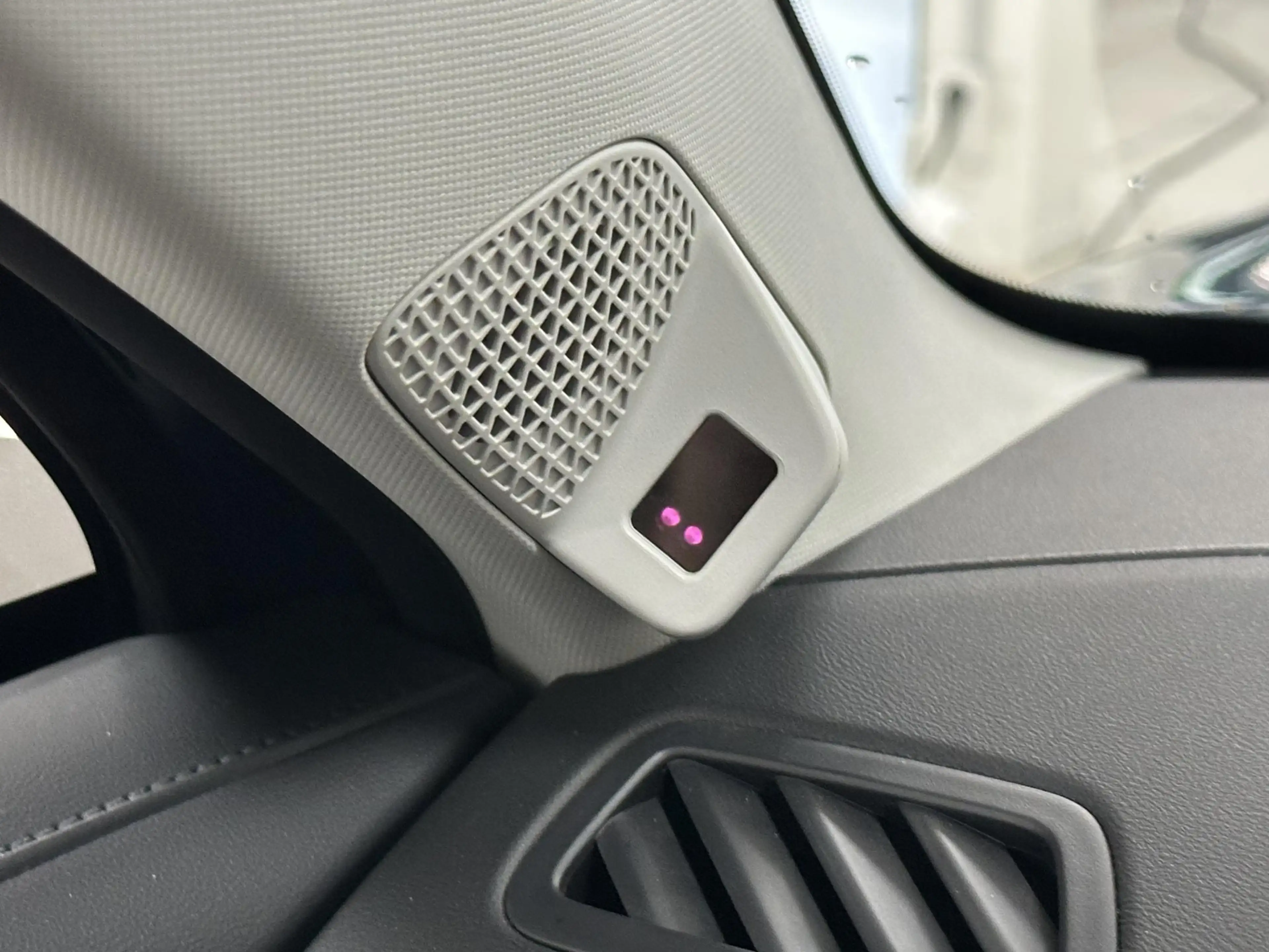 BYD Atto 2 1.5 DM-i Boost Panoramadak | 360 camera | Leder in — photo 27