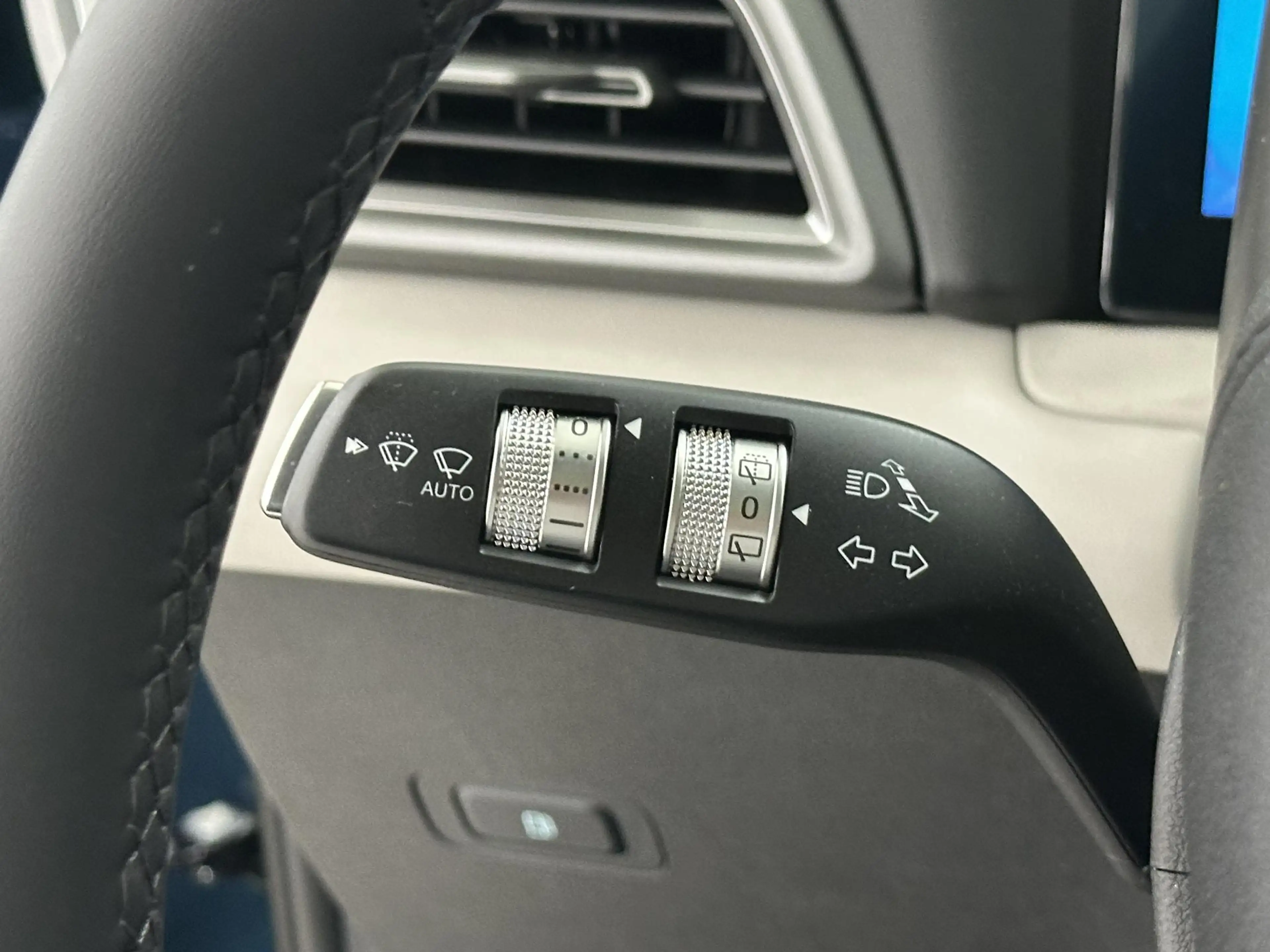 BYD Atto 2 1.5 DM-i Boost Panoramadak | 360 camera | Leder in — photo 23