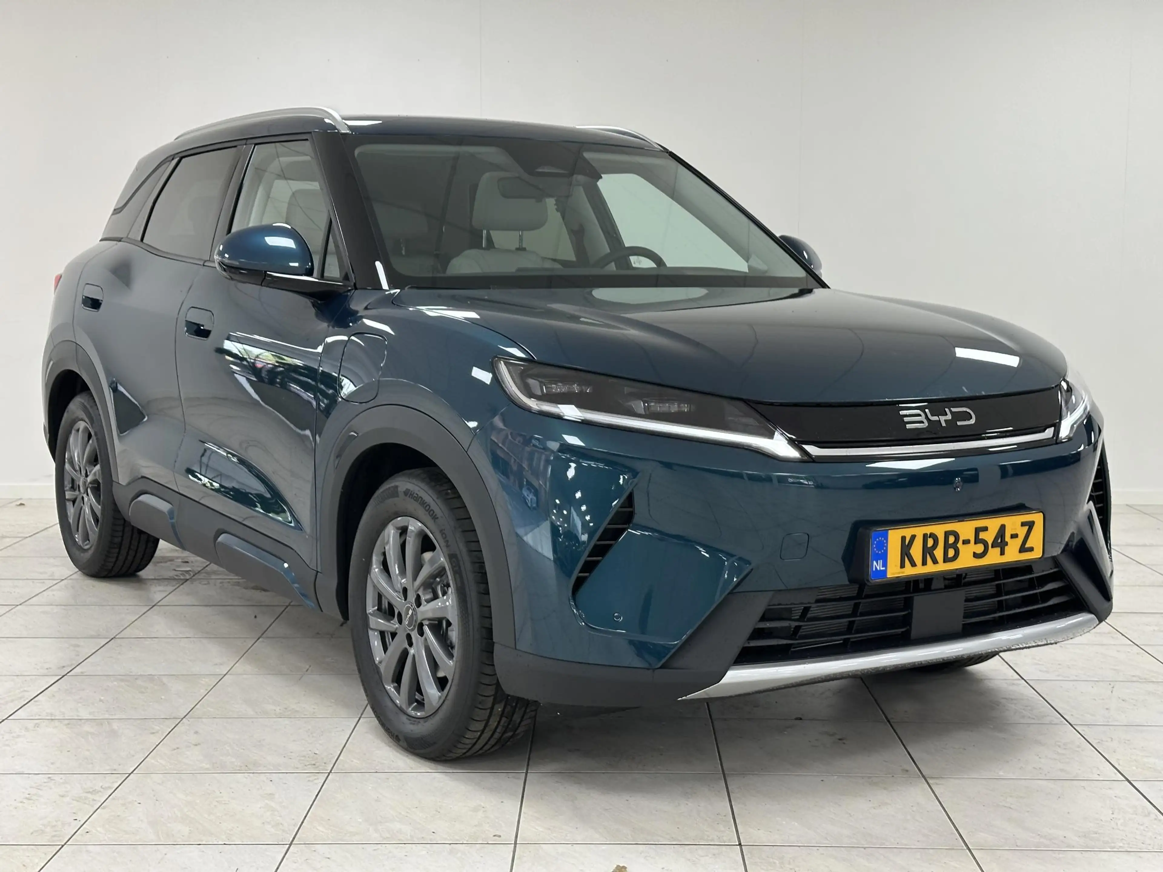 BYD Atto 2 1.5 DM-i Boost Panoramadak | 360 camera | Leder in — photo 5