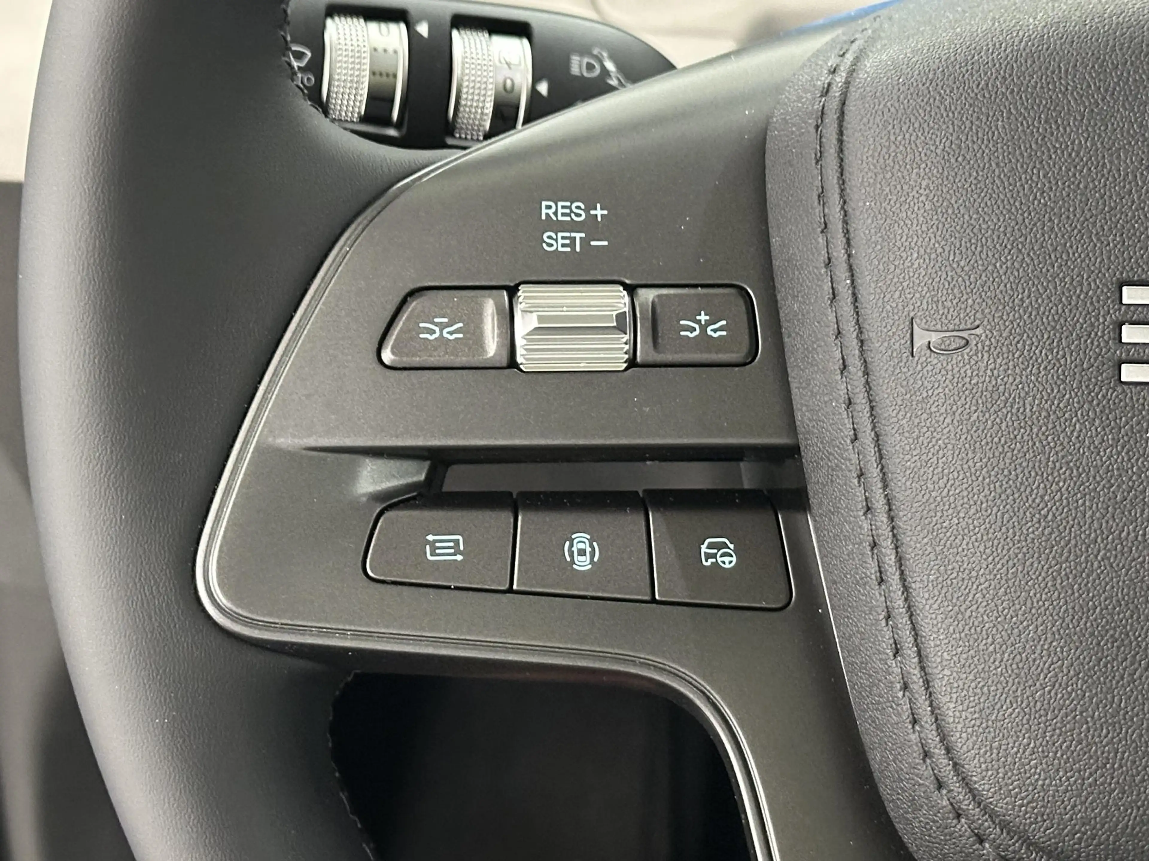 BYD Atto 2 1.5 DM-i Boost Panoramadak | 360 camera | Leder in — photo 24