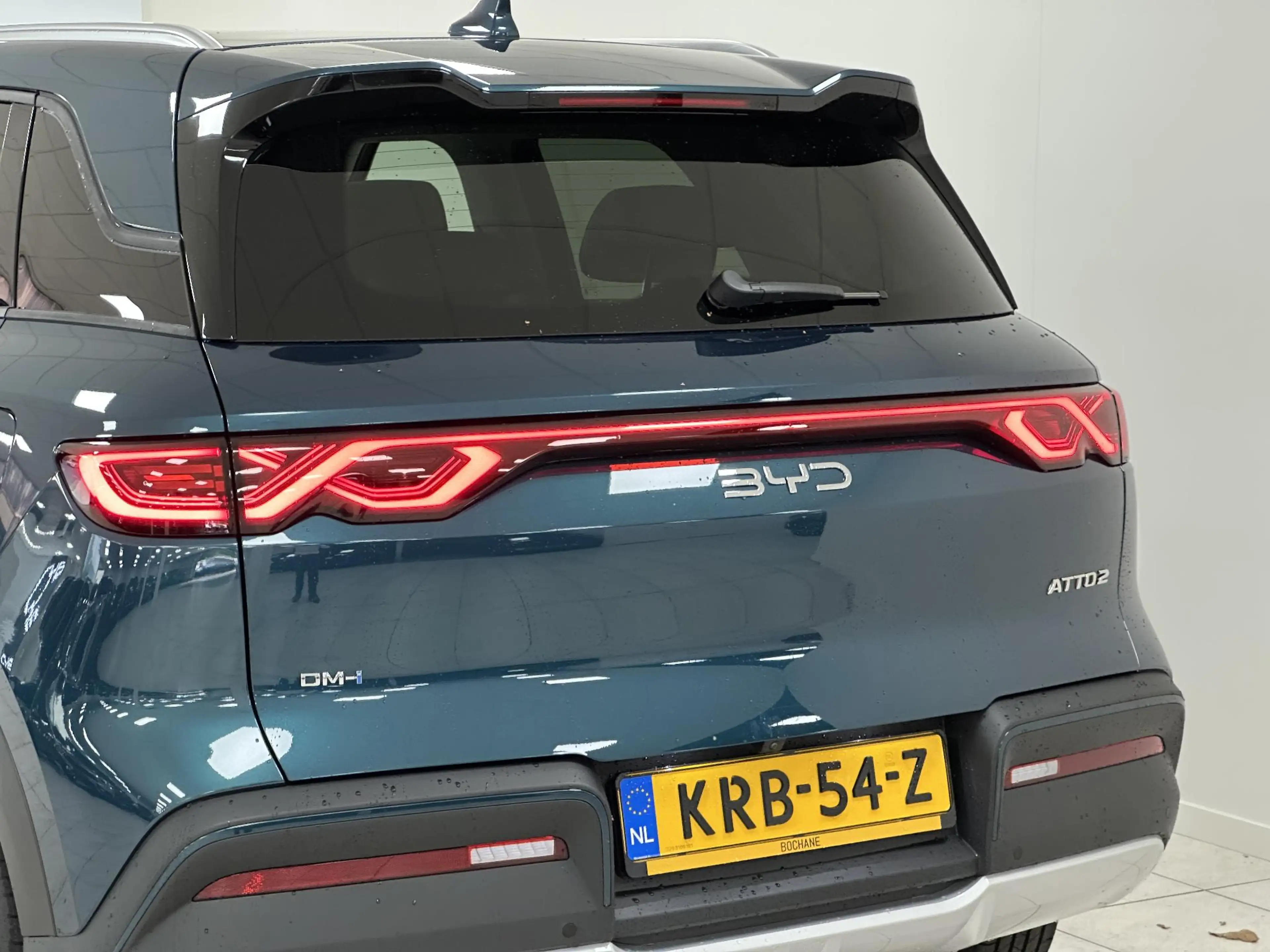 BYD Atto 2 1.5 DM-i Boost Panoramadak | 360 camera | Leder in — photo 35