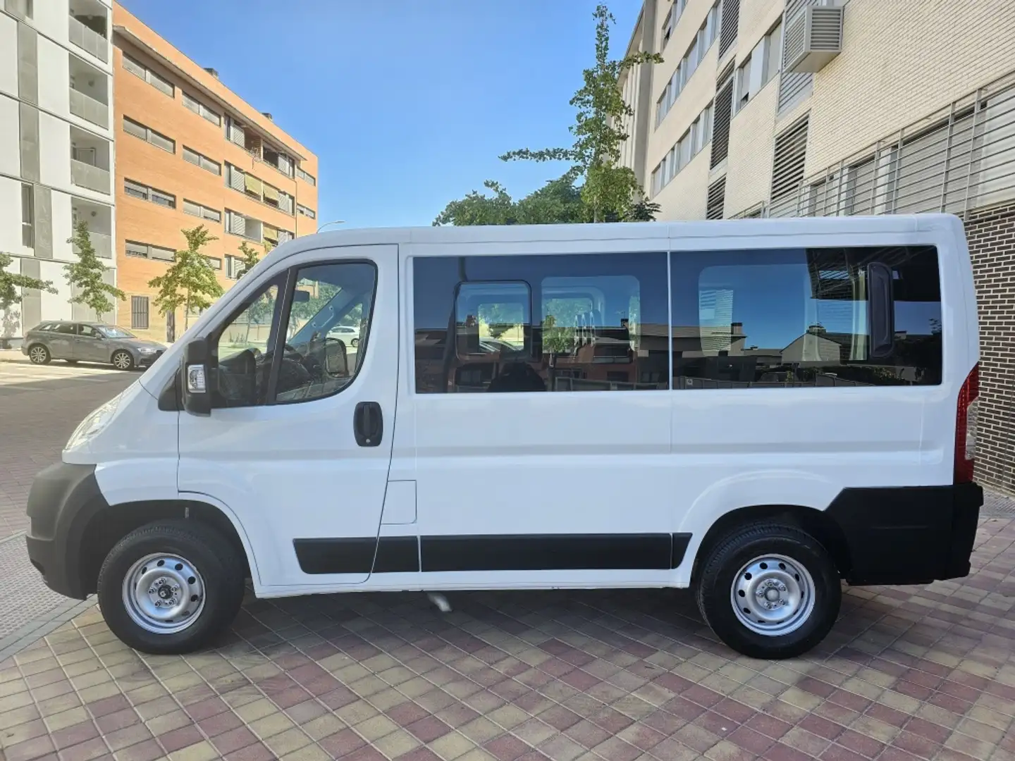 Fiat Ducato Combi 30 2.2Mjt Corto Blanco - 2
