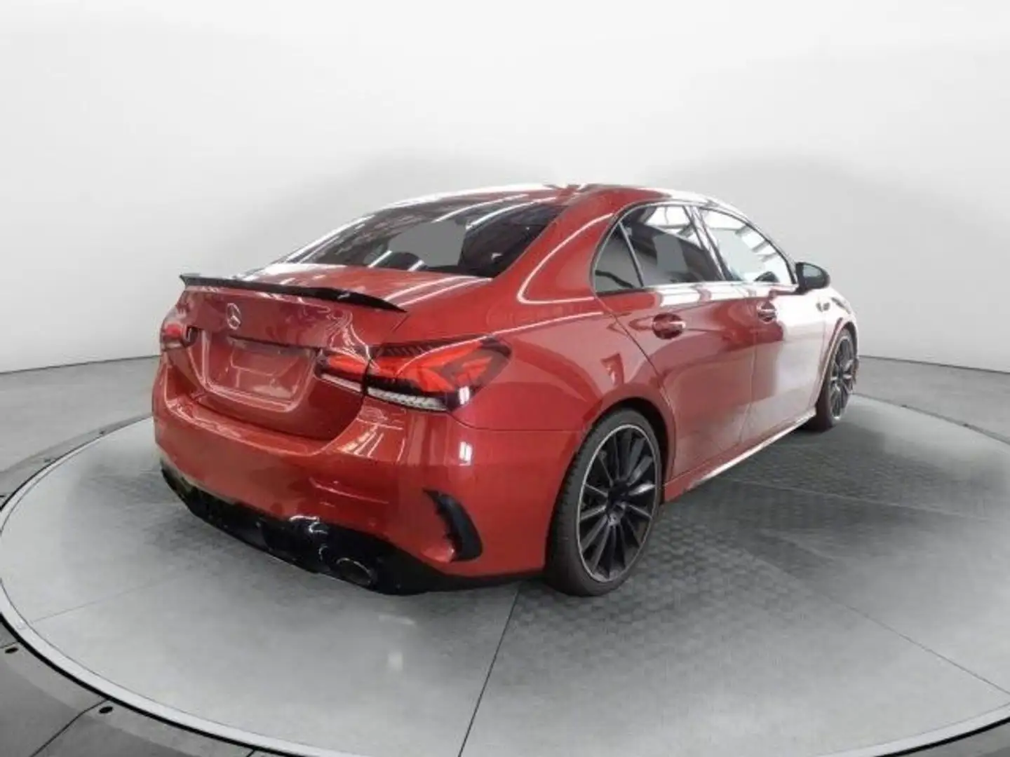 Mercedes-Benz A 35 AMG 4Matic PANO*WIDE*DISTRONIC*BURMESTER* Rouge - 2