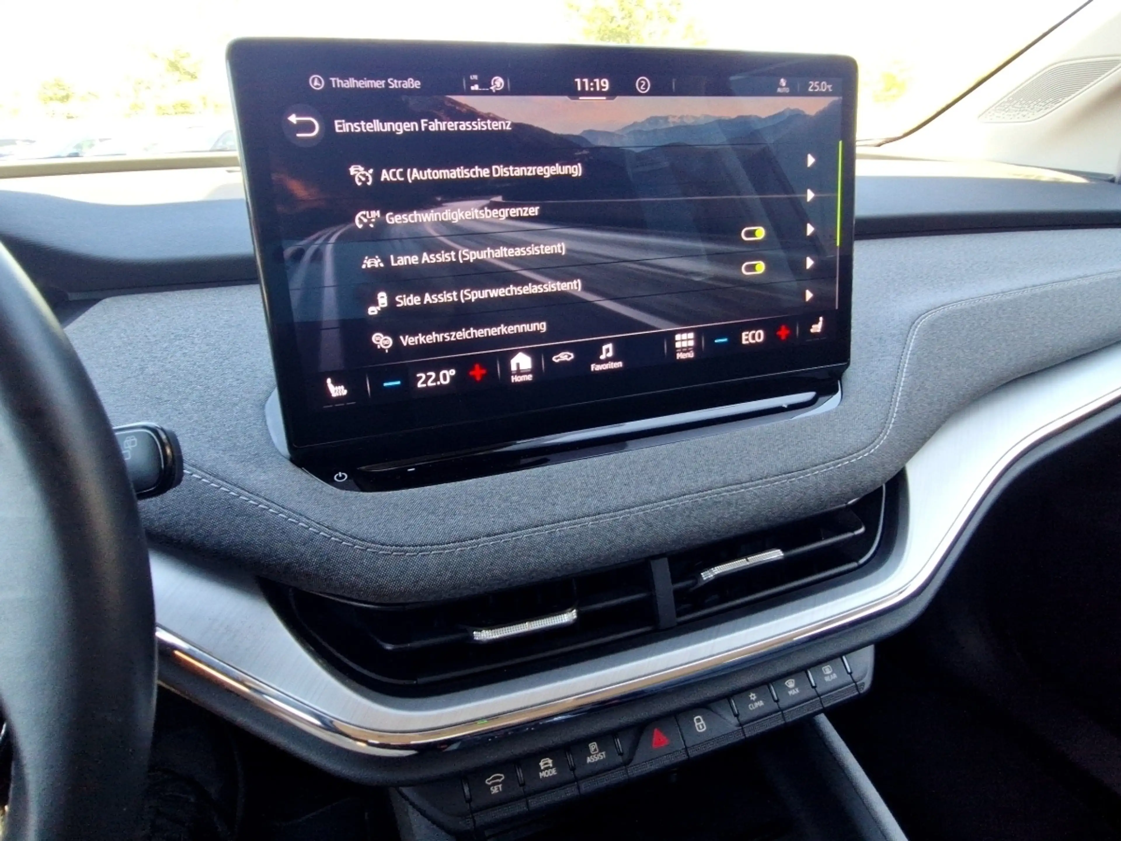 Skoda Enyaq 60 Loft LED Navi DAB PDC Klimaautomatik — photo 11