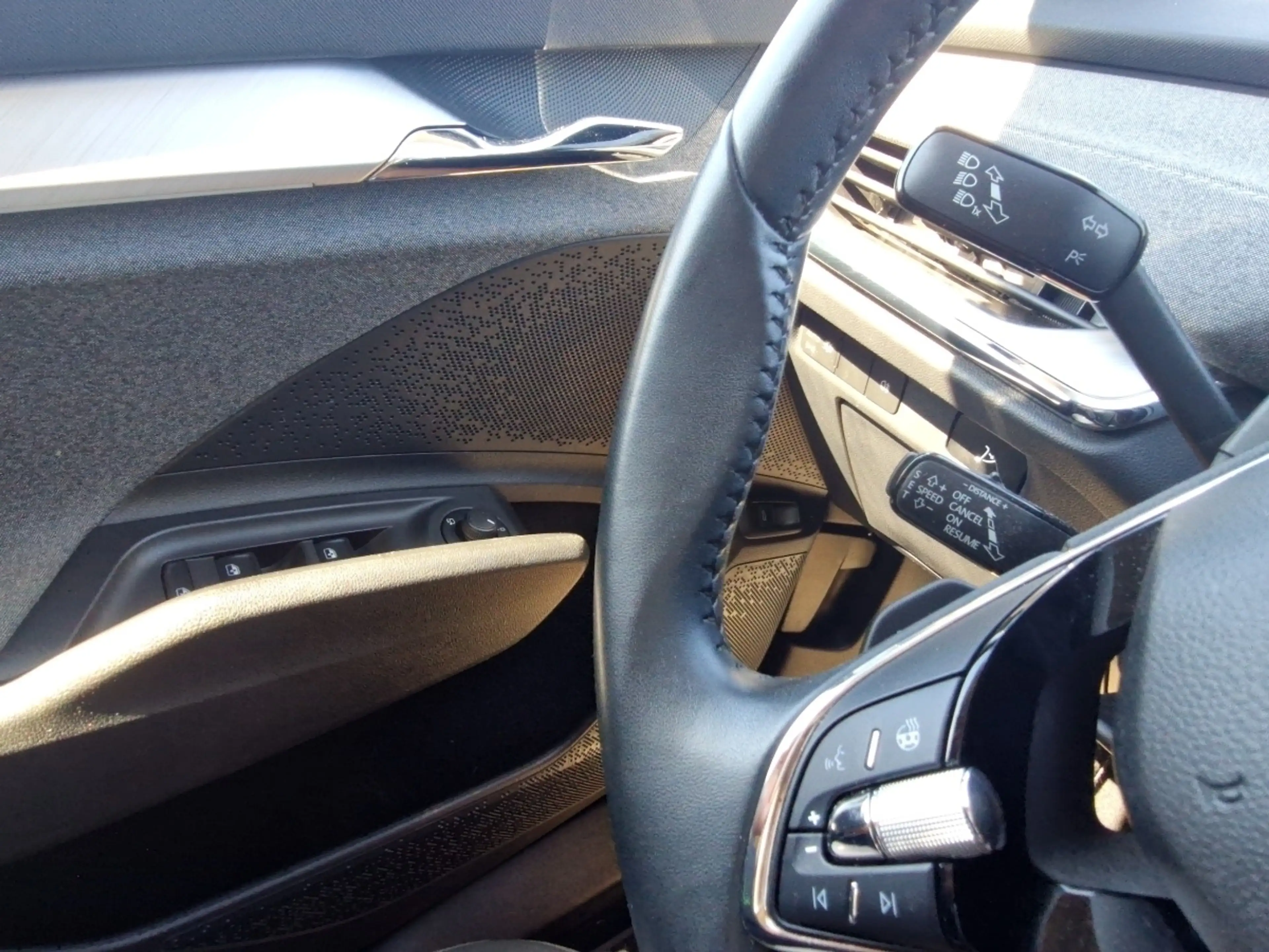 Skoda Enyaq 60 Loft LED Navi DAB PDC Klimaautomatik — photo 13