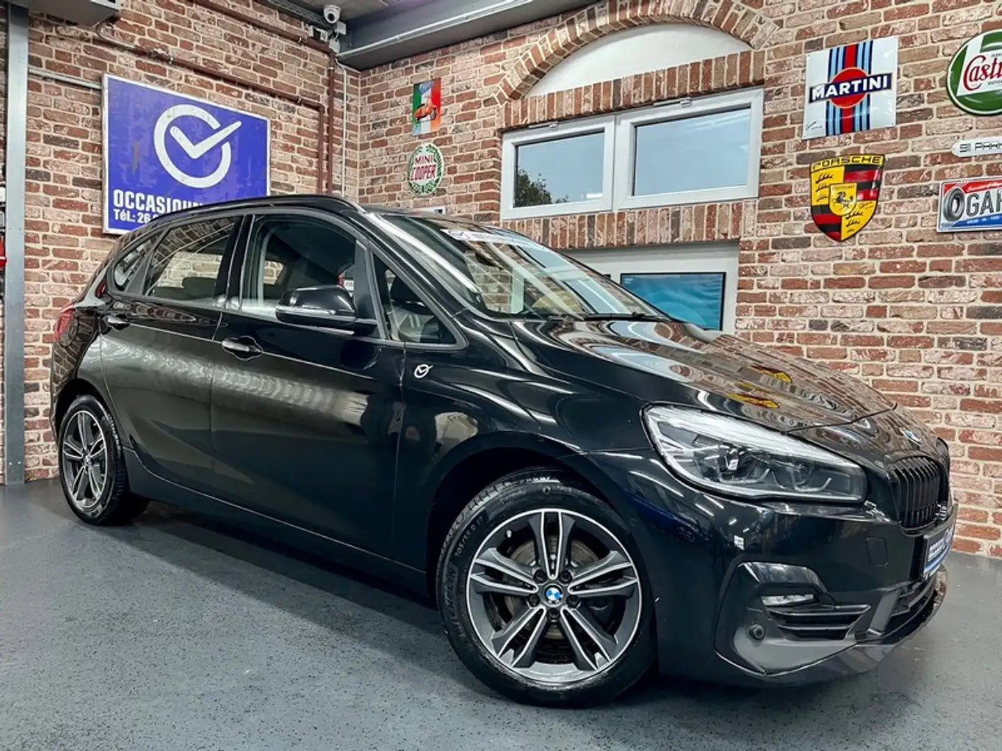 BMW 218 218iA Active Tourer 1.5 140cv Auto M-SPORT Noir - 1